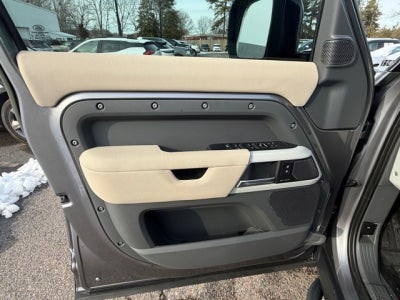2023 Land Rover Defender SE 11O SE AWD