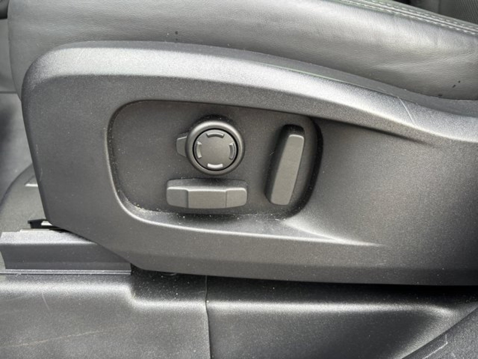 2022 Land Rover Defender XS Edition