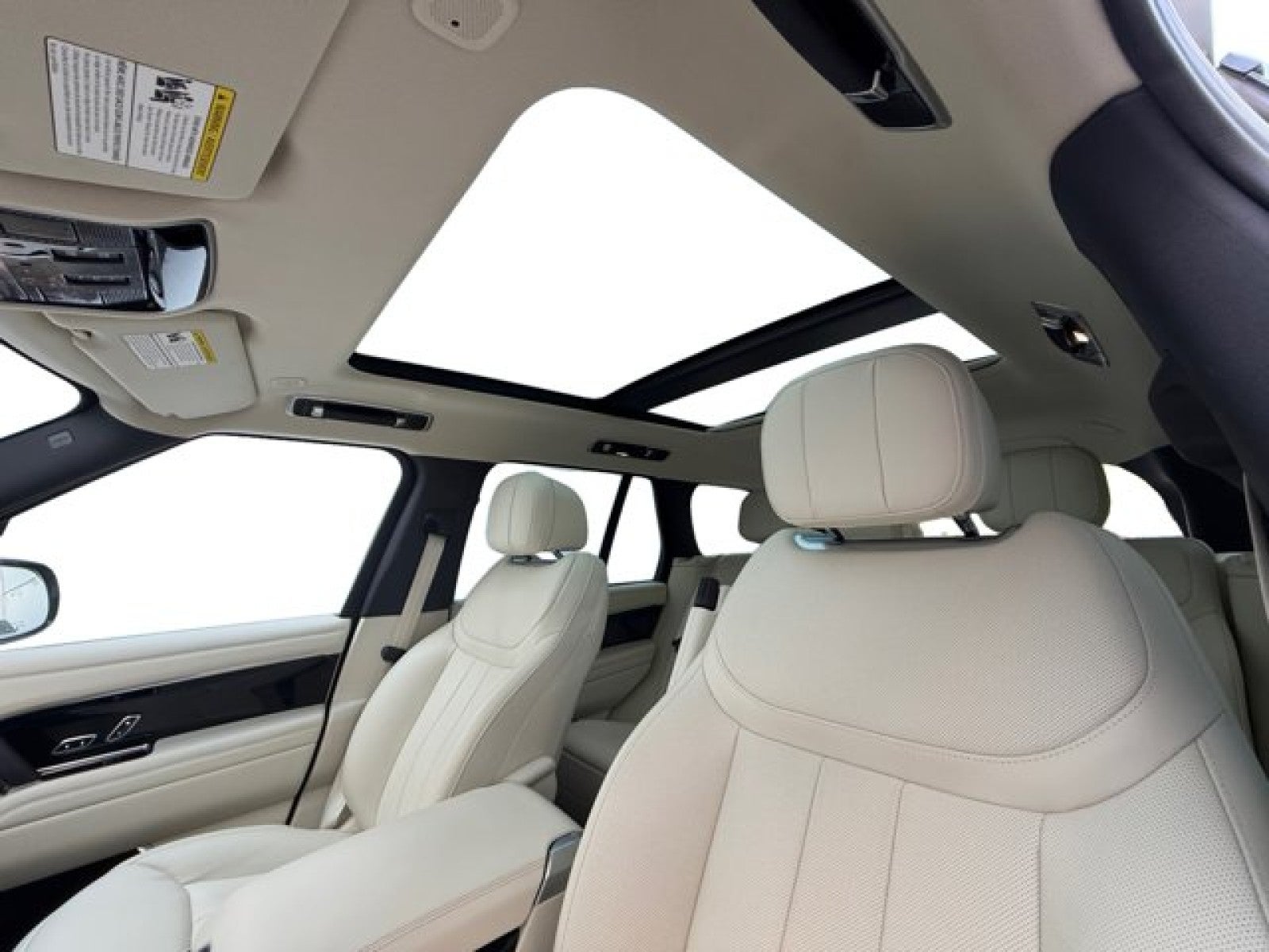 2025 Land Rover Range Rover SE