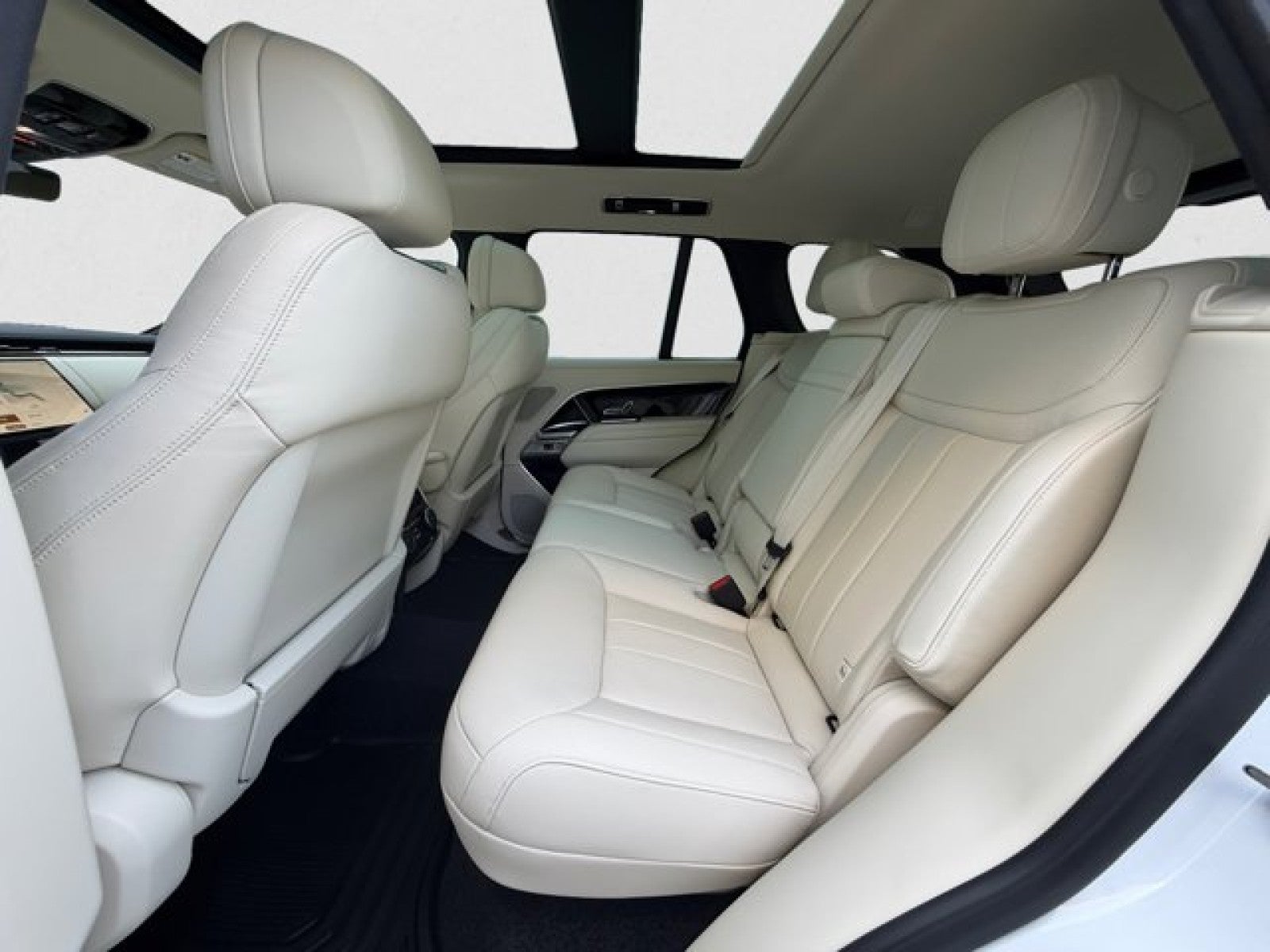 2025 Land Rover Range Rover SE