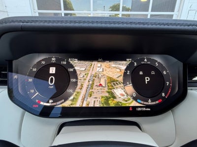 2025 Land Rover Range Rover SE