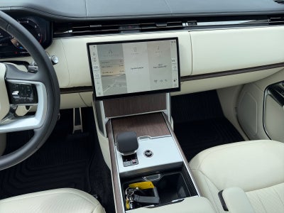2025 Land Rover Range Rover SE