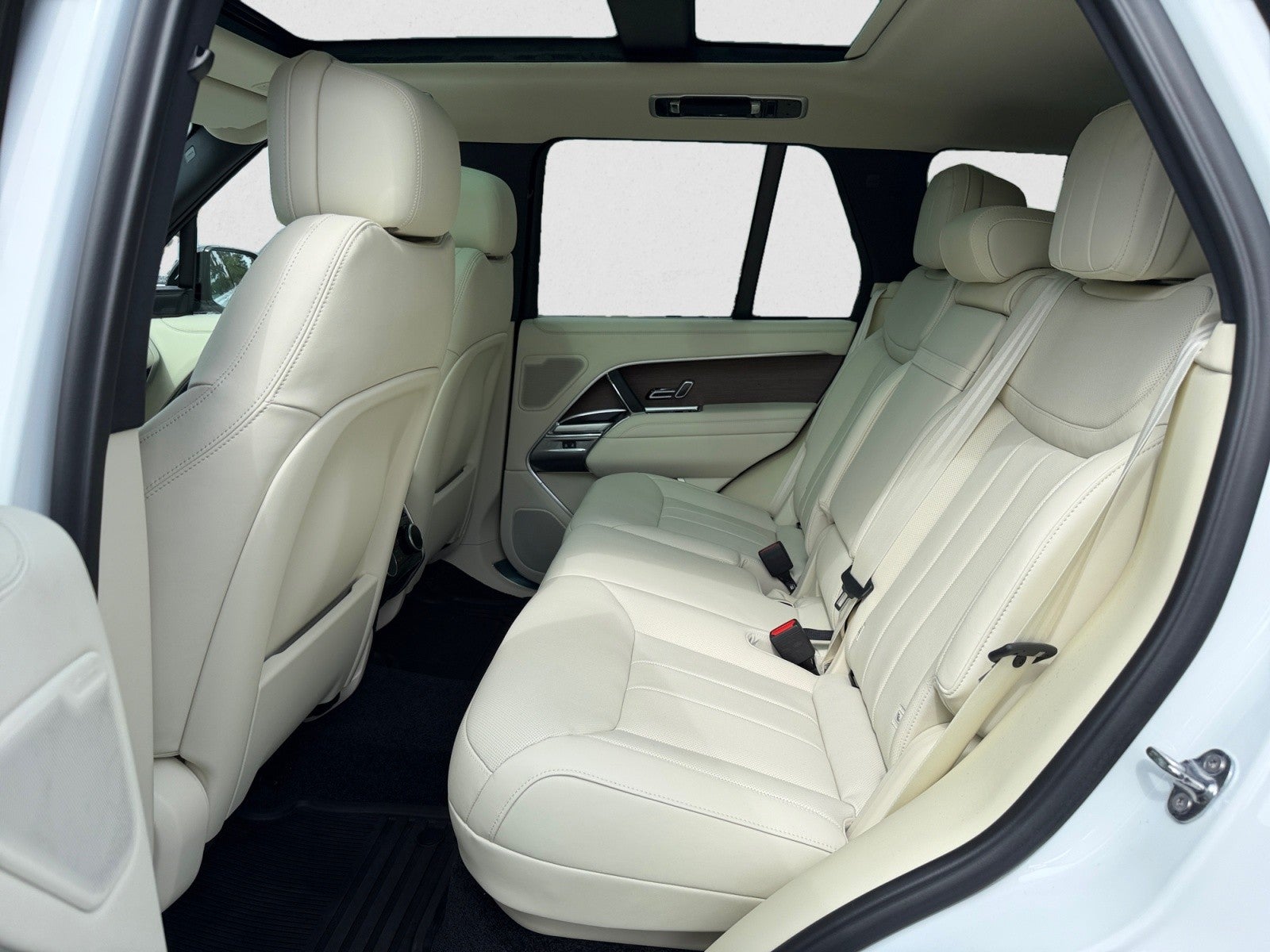 2025 Land Rover Range Rover SE