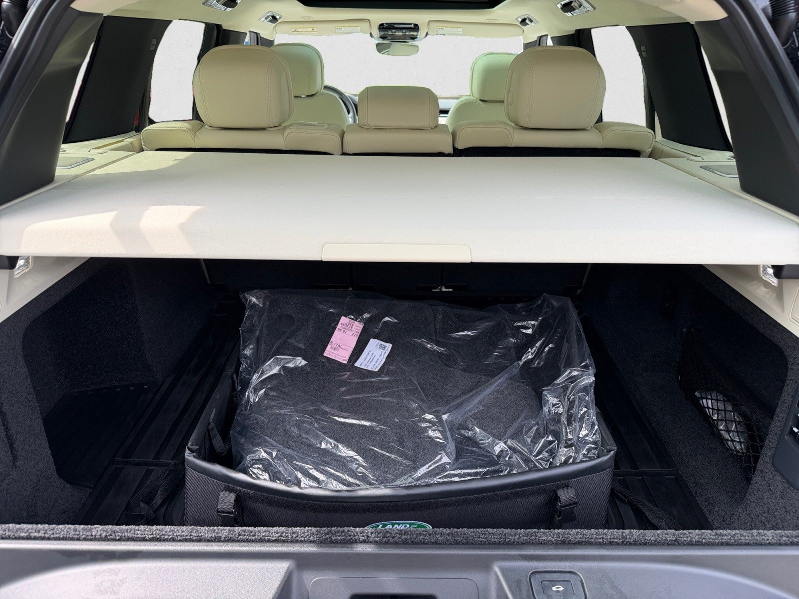 2025 Land Rover Range Rover SE