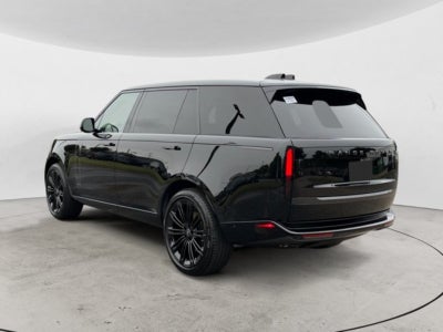 2025 Land Rover Range Rover SE