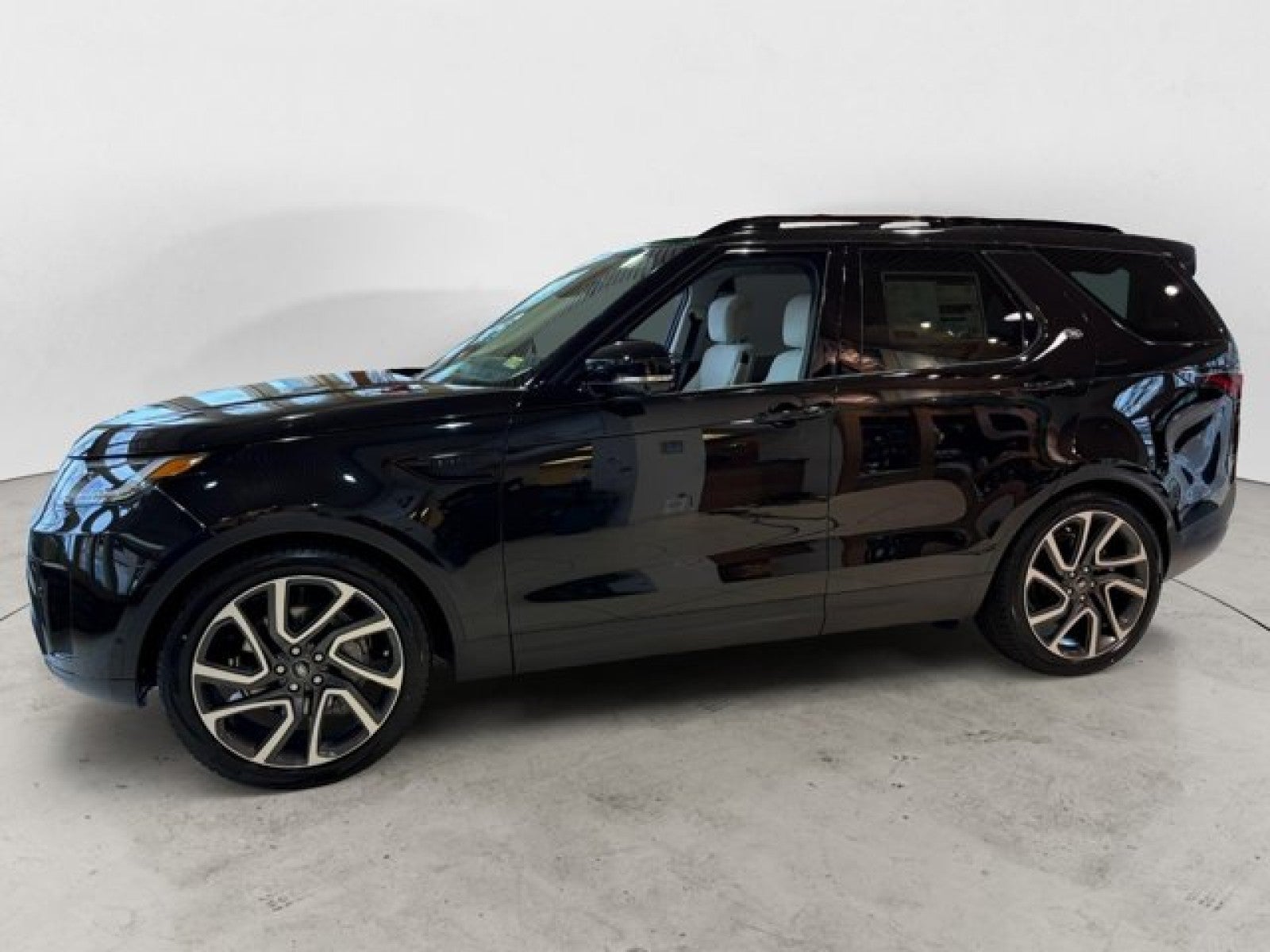 2024 Land Rover Discovery S