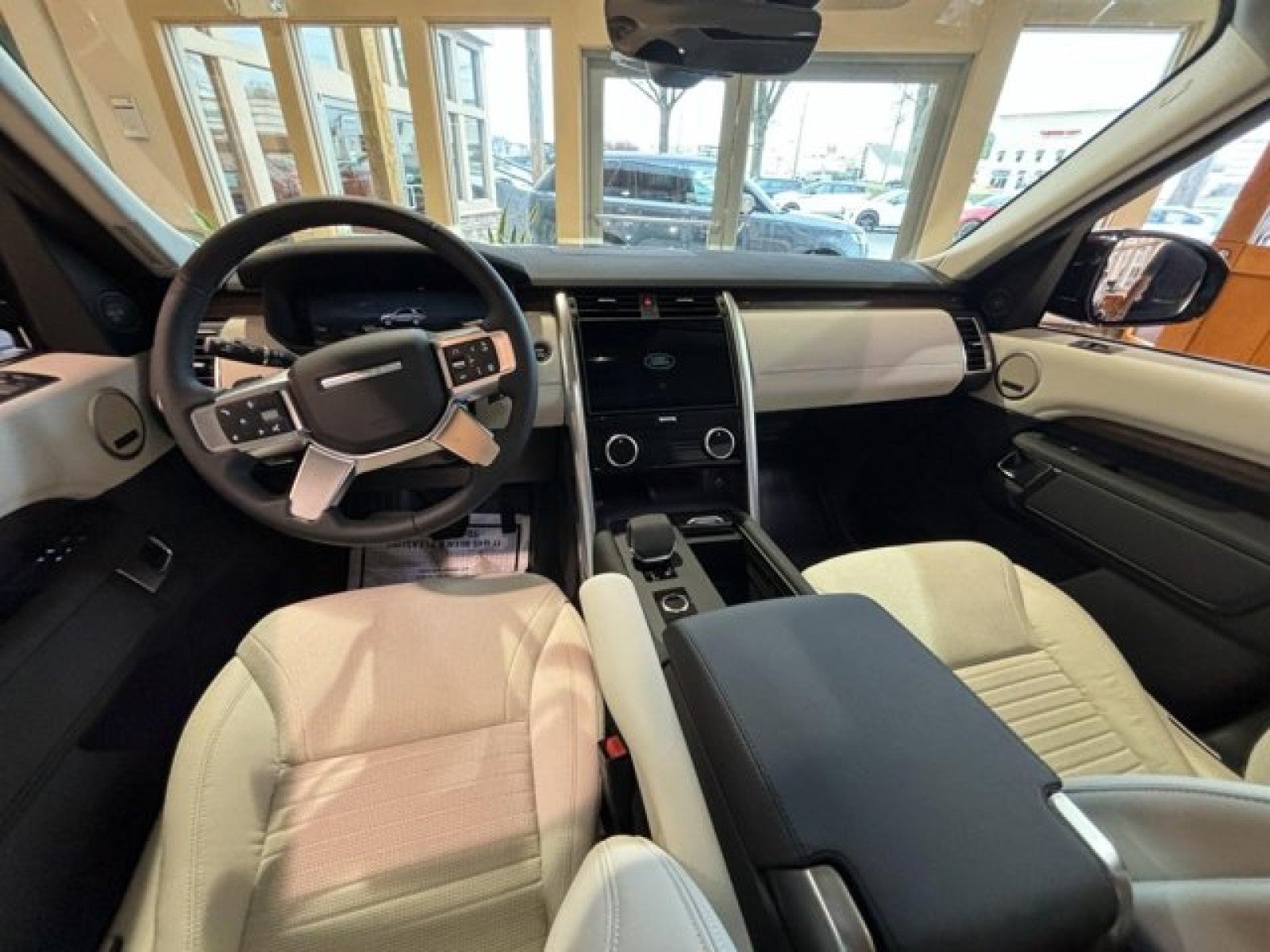 2024 Land Rover Discovery S