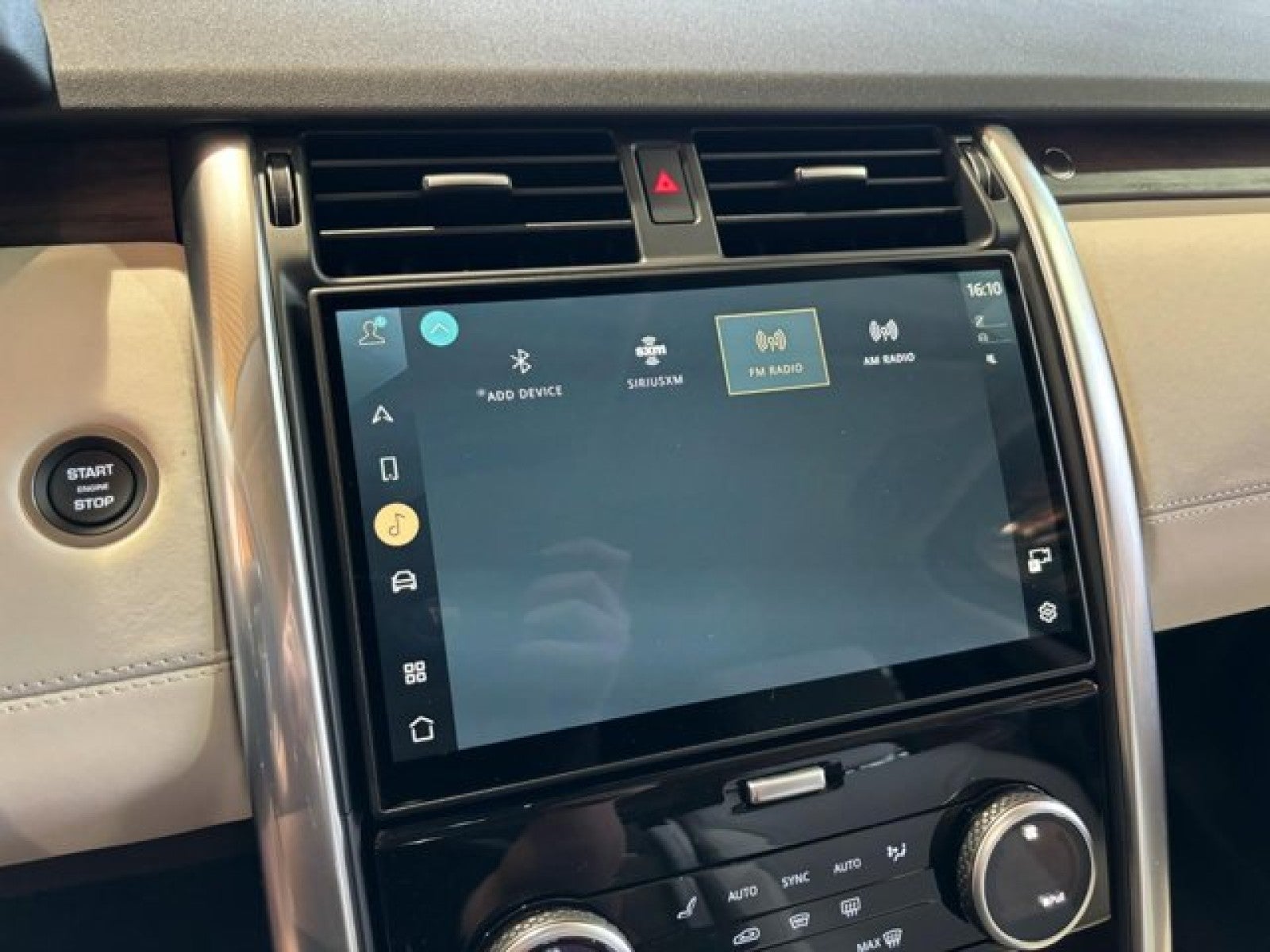 2024 Land Rover Discovery S