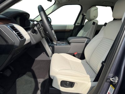 2024 Land Rover Discovery S