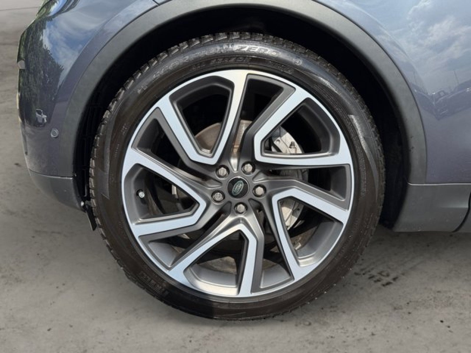 2024 Land Rover Discovery S