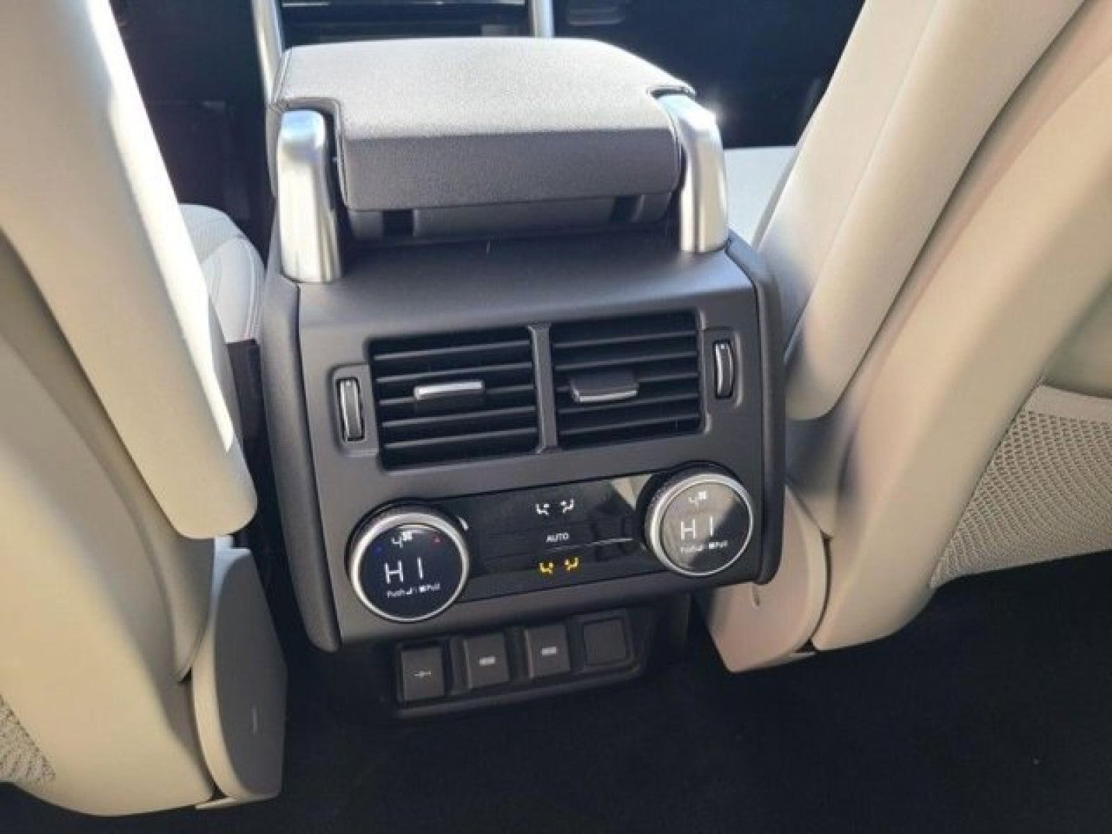 2024 Land Rover Discovery S