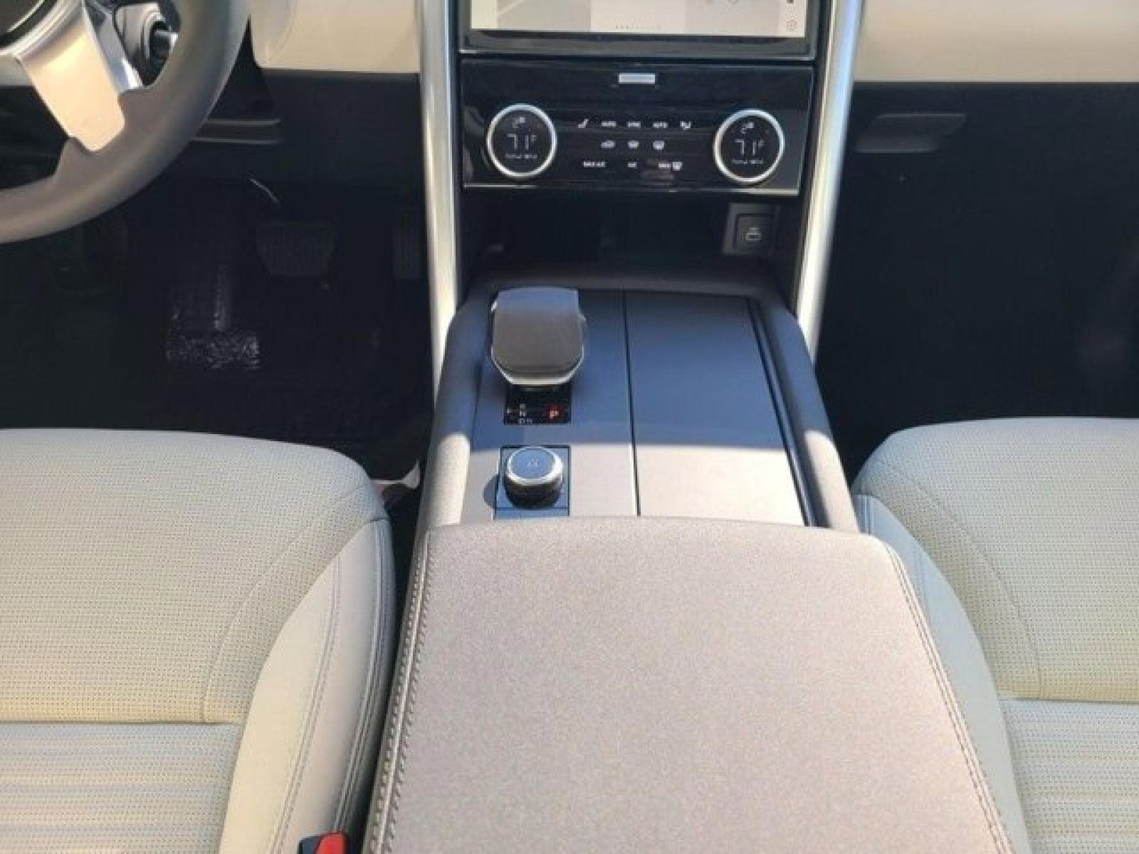 2024 Land Rover Discovery S