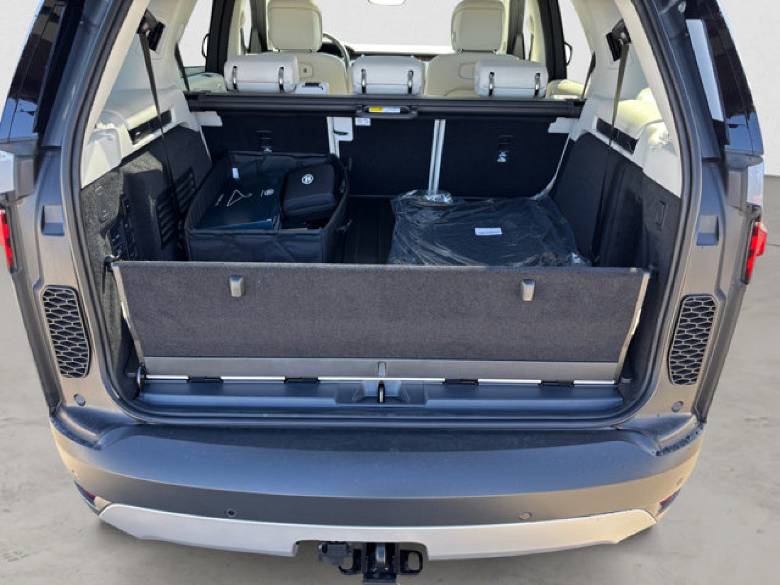 2025 Land Rover Discovery S