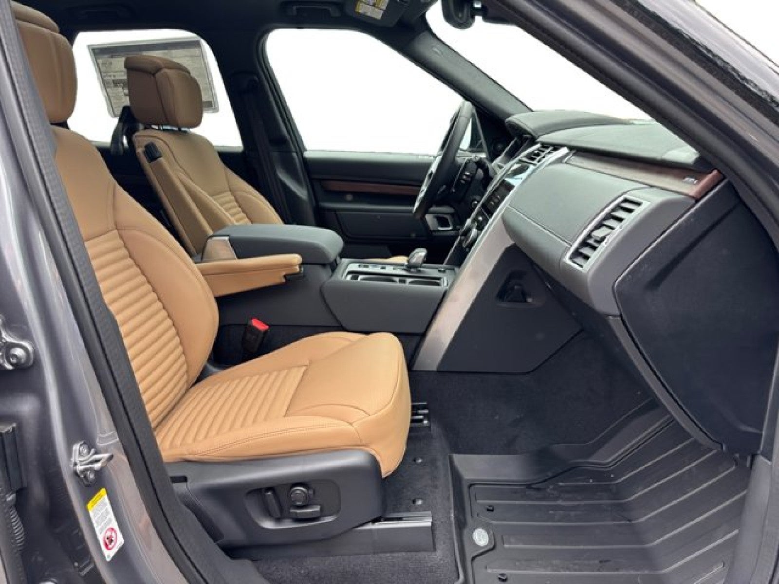 2025 Land Rover Discovery Dynamic SE