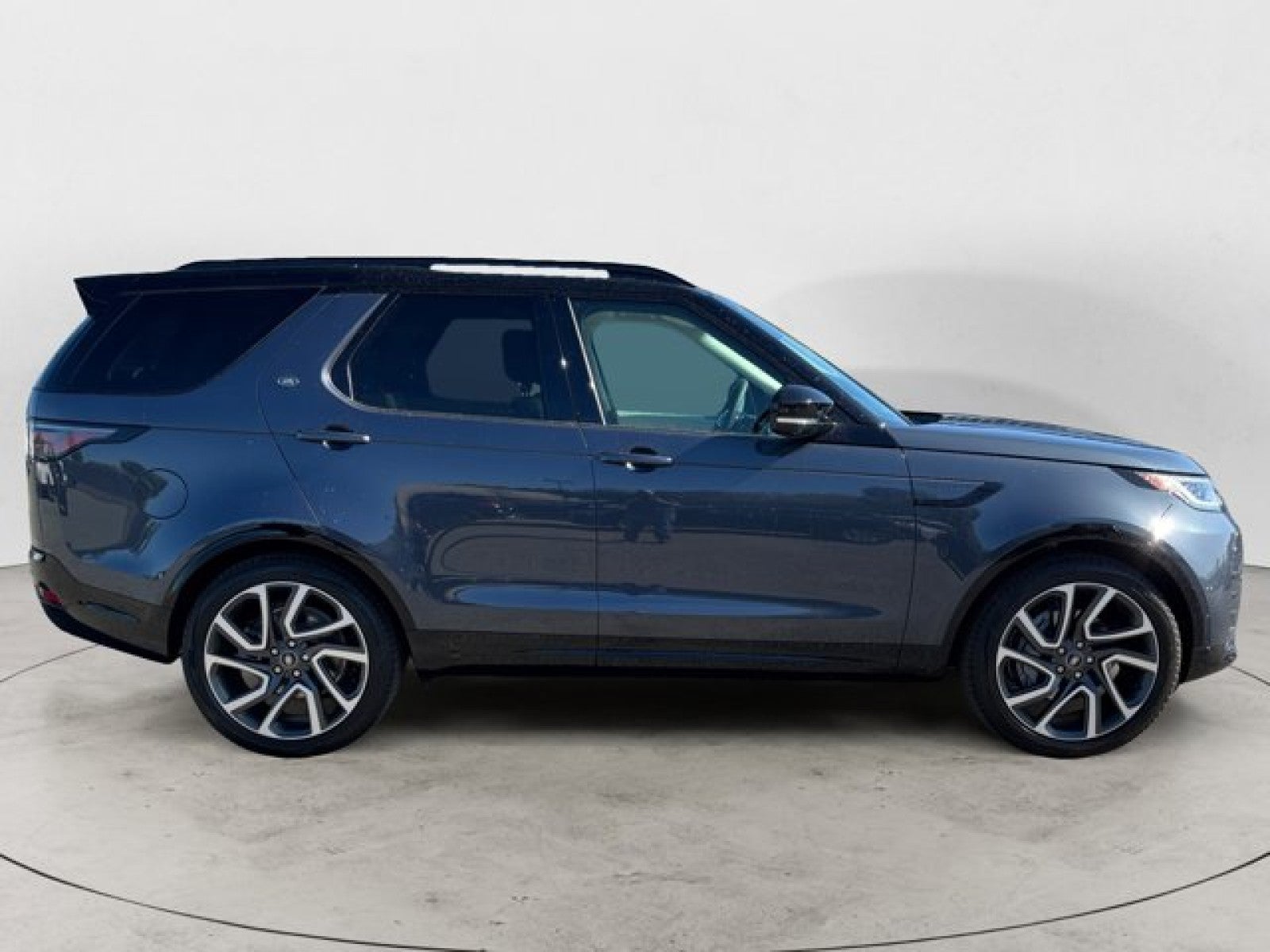 2025 Land Rover Discovery Dynamic SE