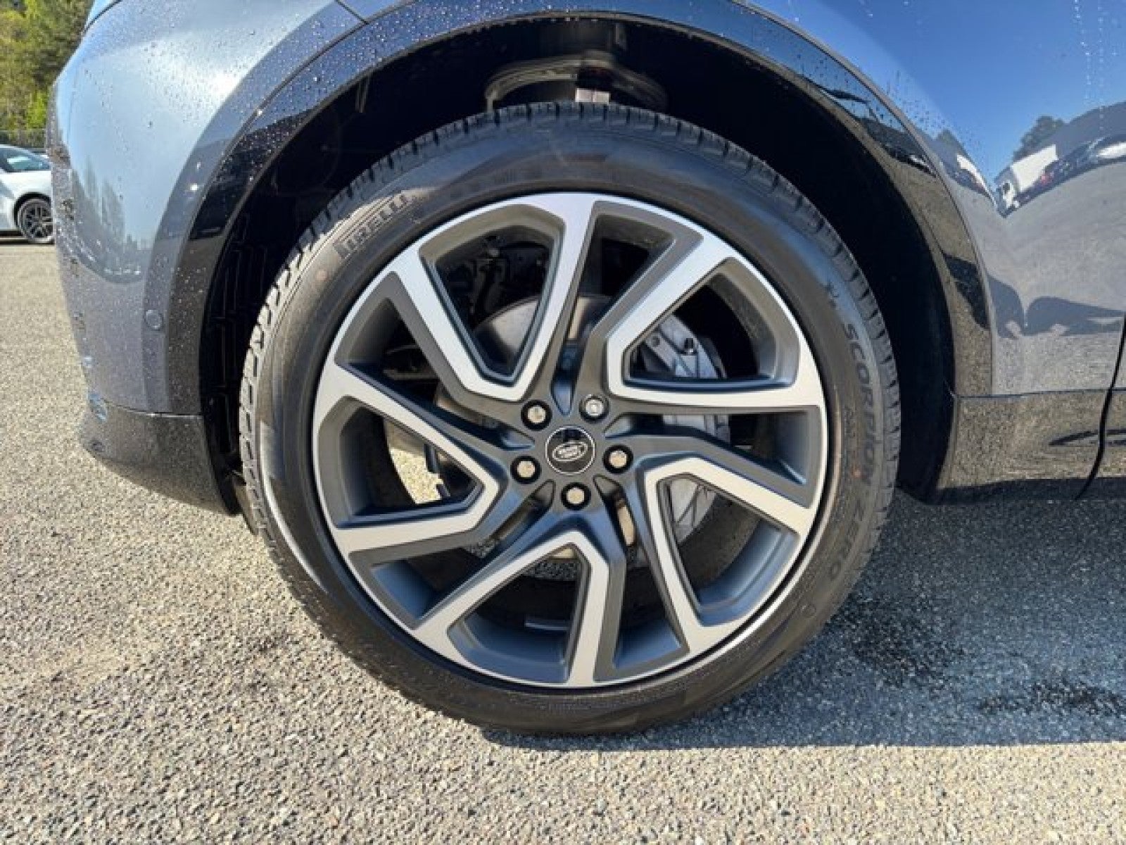 2025 Land Rover Discovery Dynamic SE