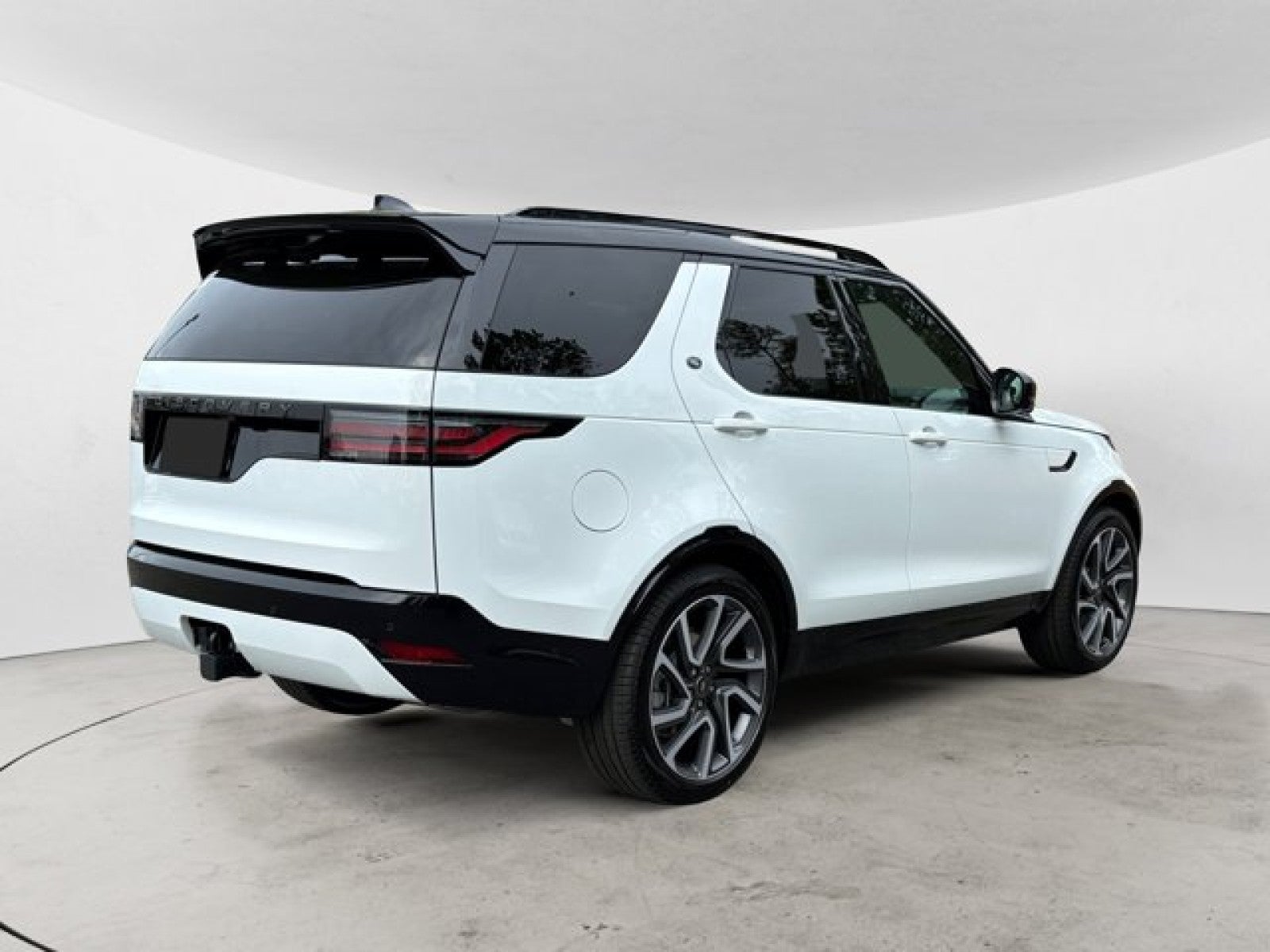 2025 Land Rover Discovery Dynamic SE