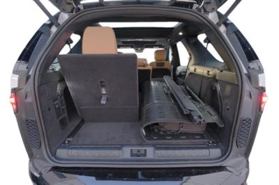 2025 Land Rover Discovery Dynamic SE