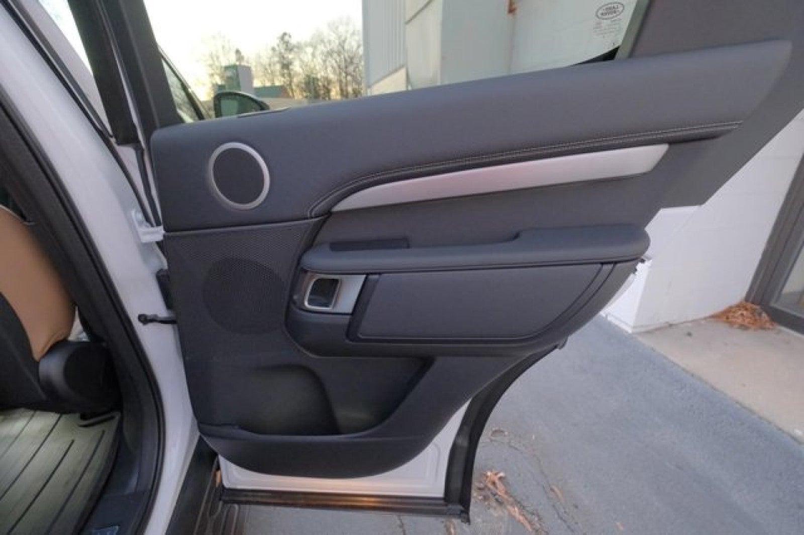 2025 Land Rover Discovery Dynamic SE