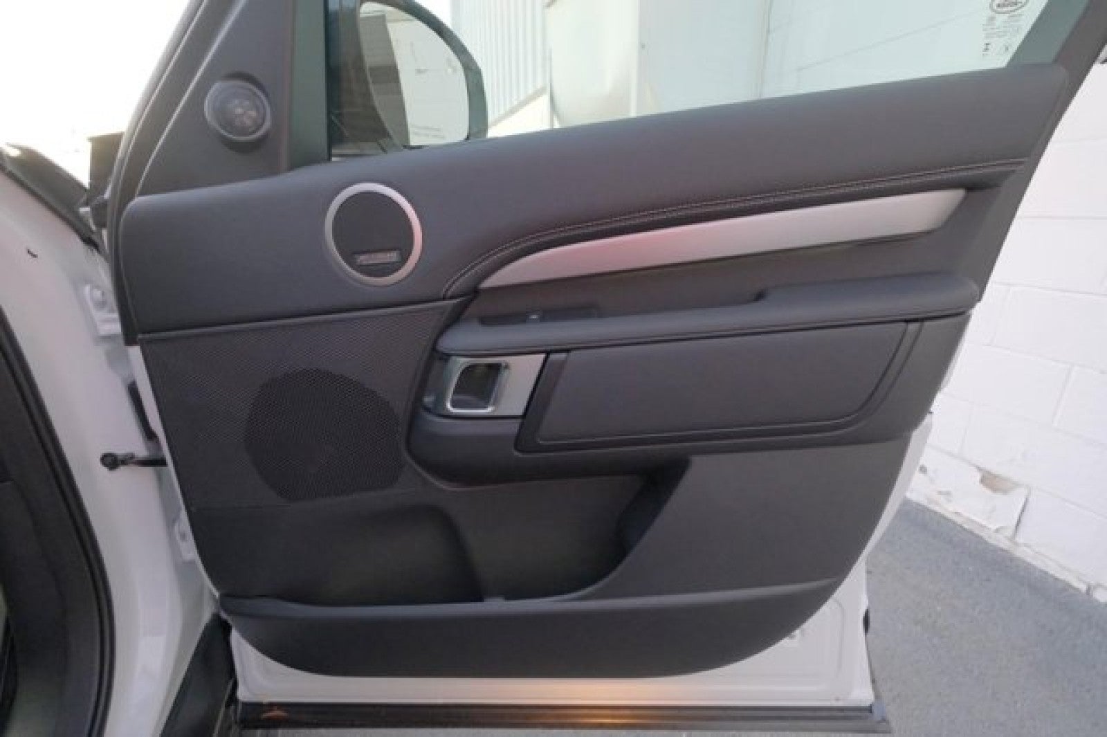 2025 Land Rover Discovery Dynamic SE