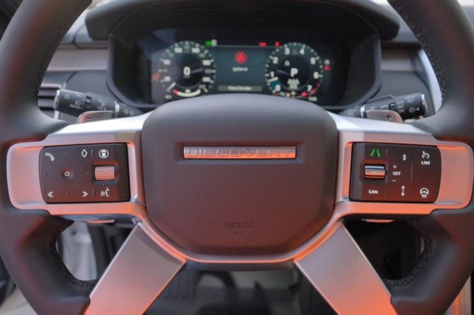 2025 Land Rover Discovery Dynamic SE