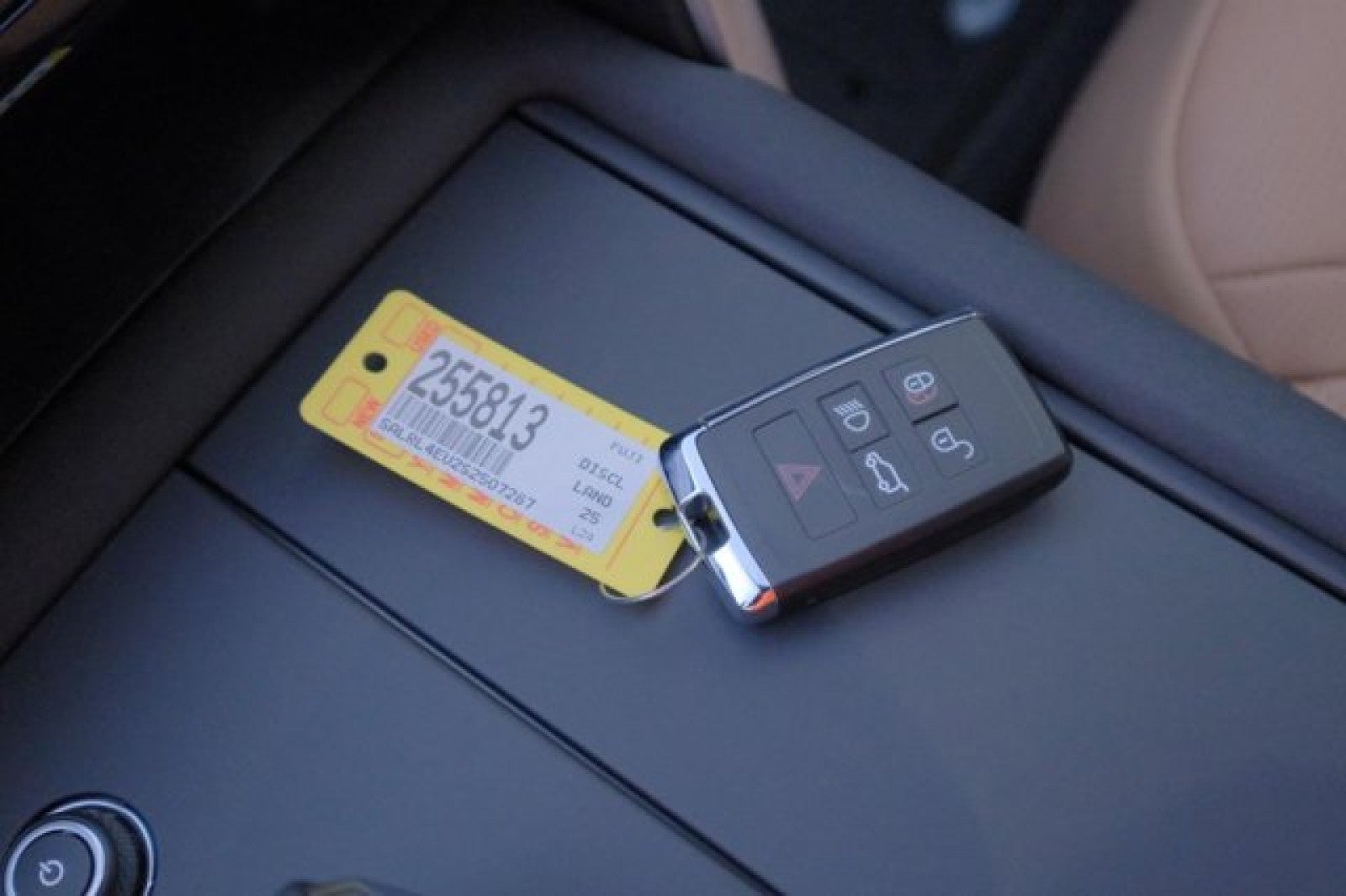 2025 Land Rover Discovery Dynamic SE