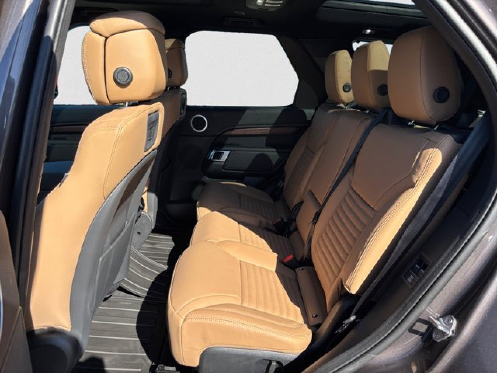 2025 Land Rover Discovery Dynamic SE