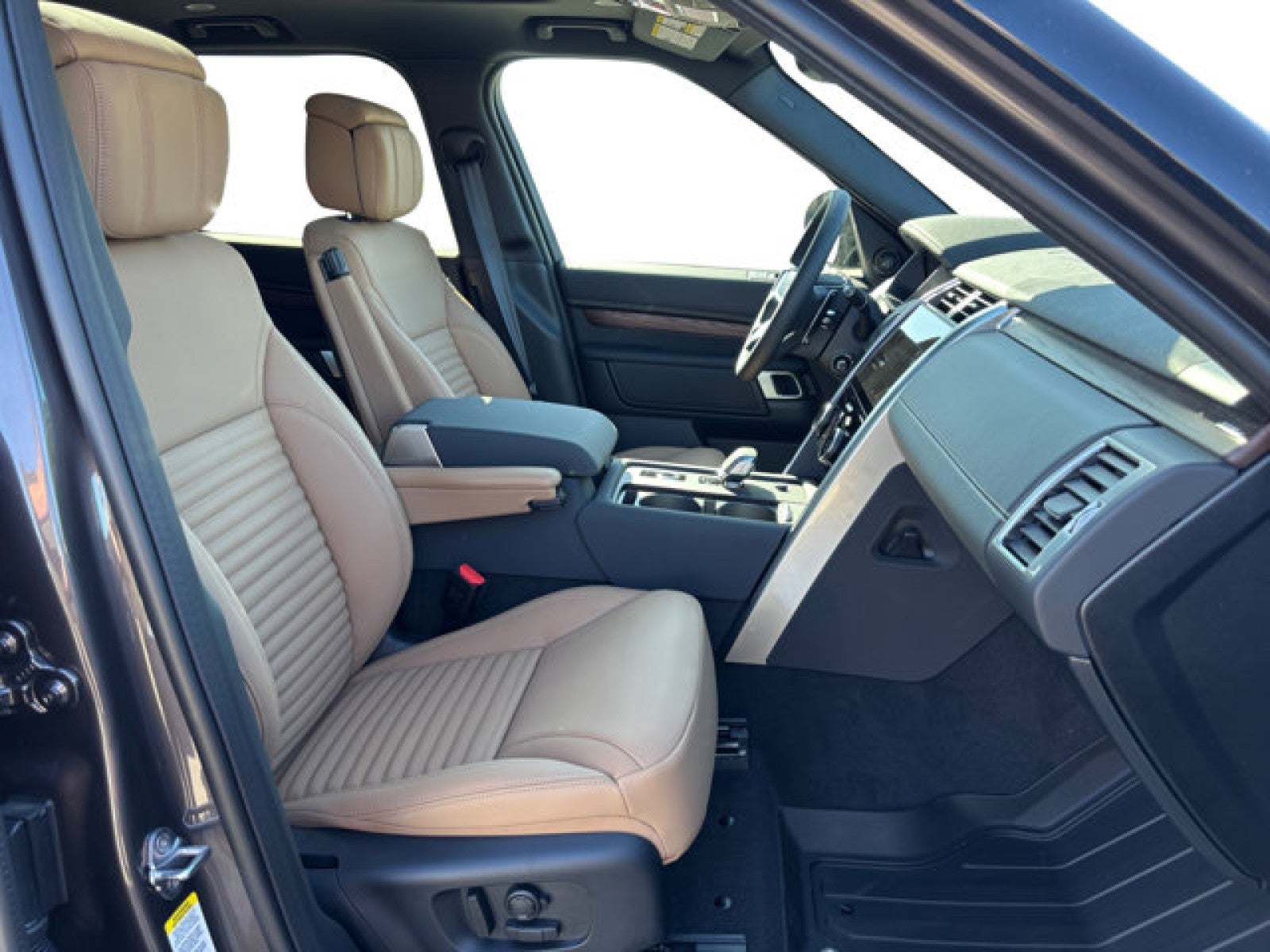 2025 Land Rover Discovery Dynamic SE