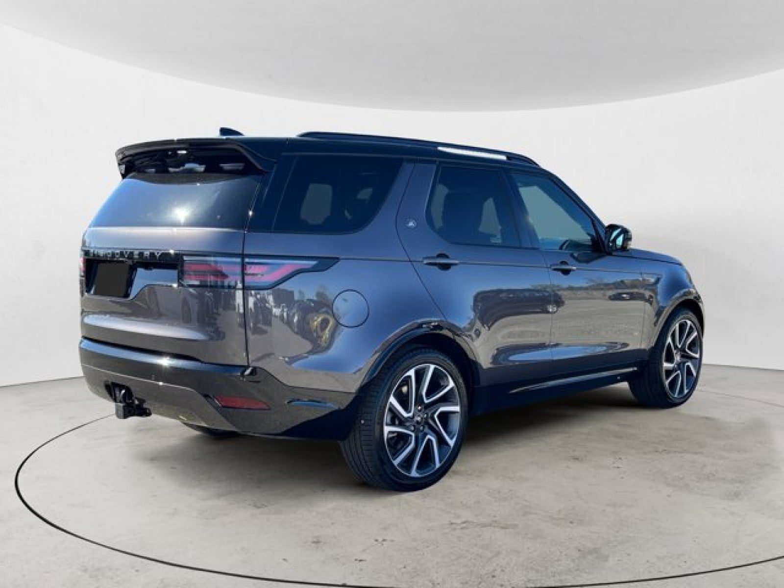 2025 Land Rover Discovery Dynamic SE