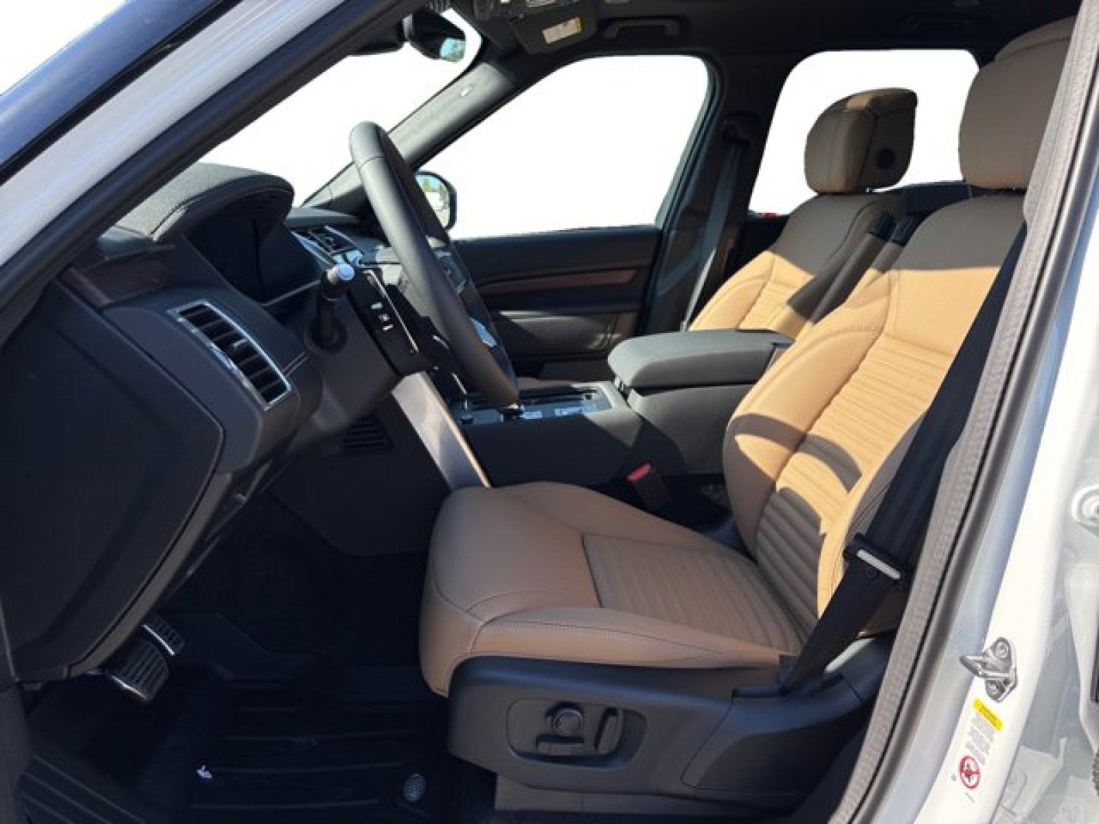 2025 Land Rover Discovery Dynamic SE