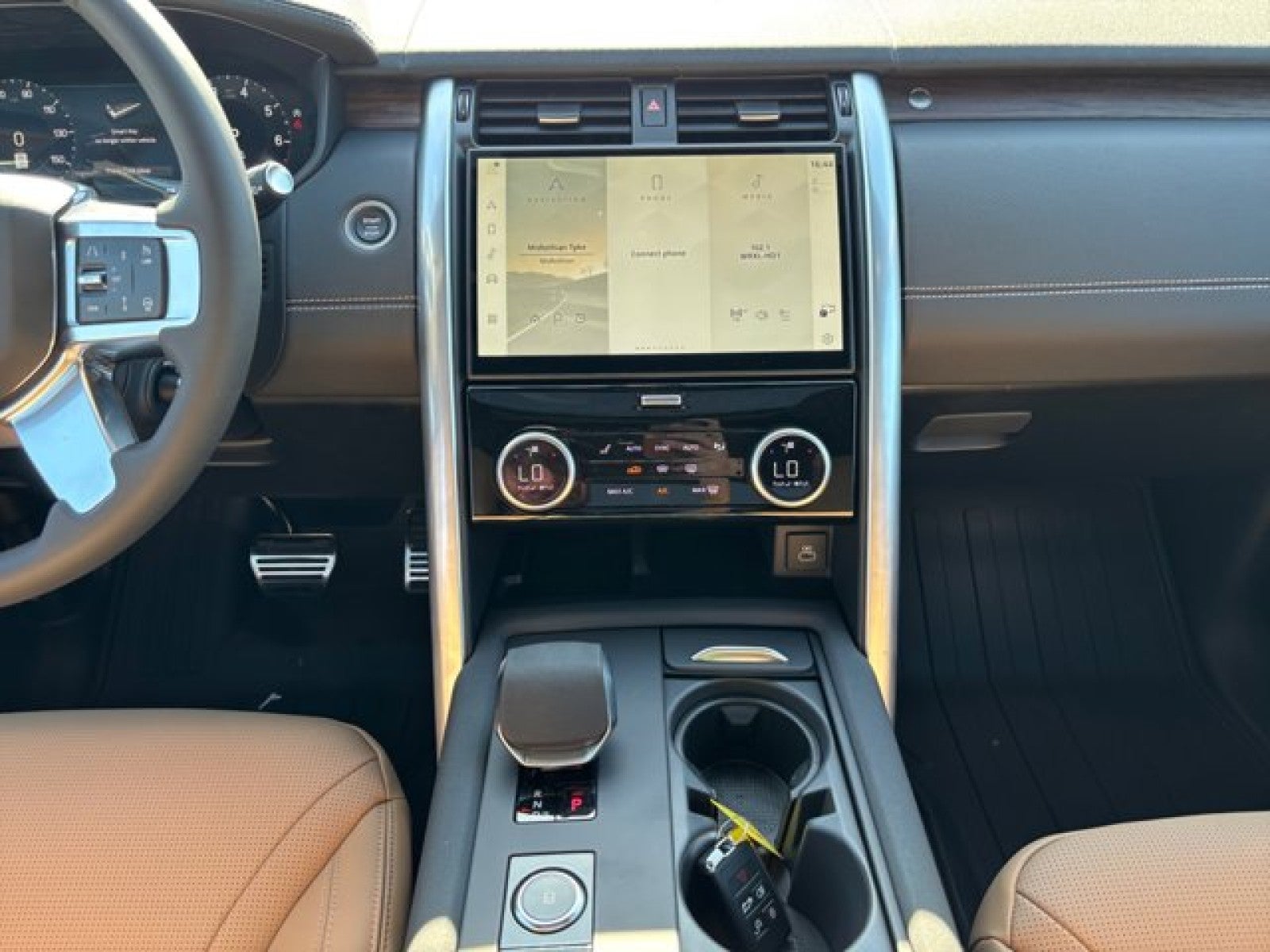 2025 Land Rover Discovery Dynamic SE