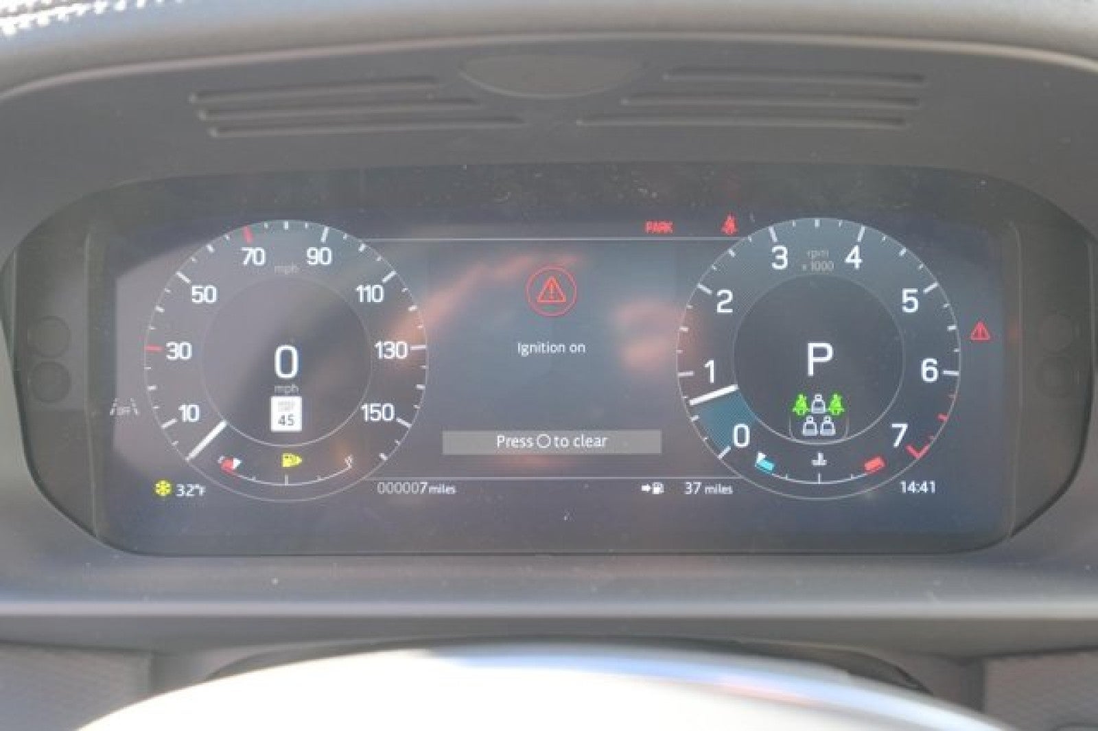 2025 Land Rover Discovery Dynamic SE