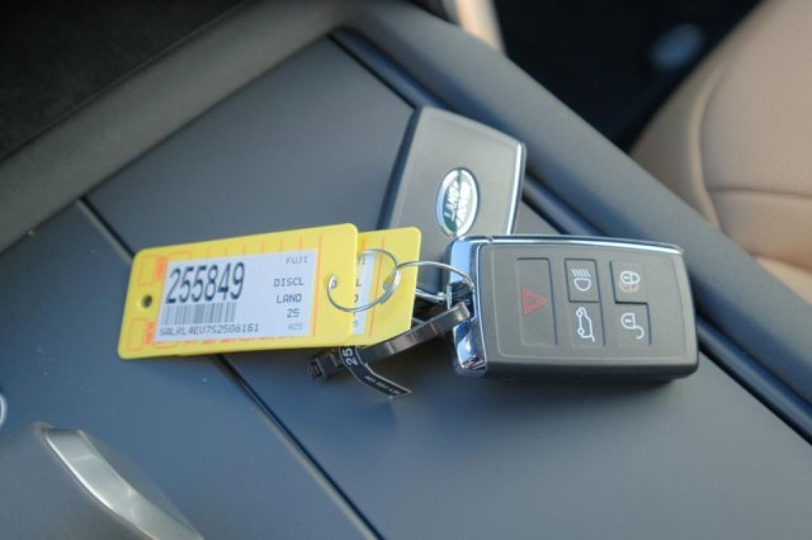 2025 Land Rover Discovery Dynamic SE