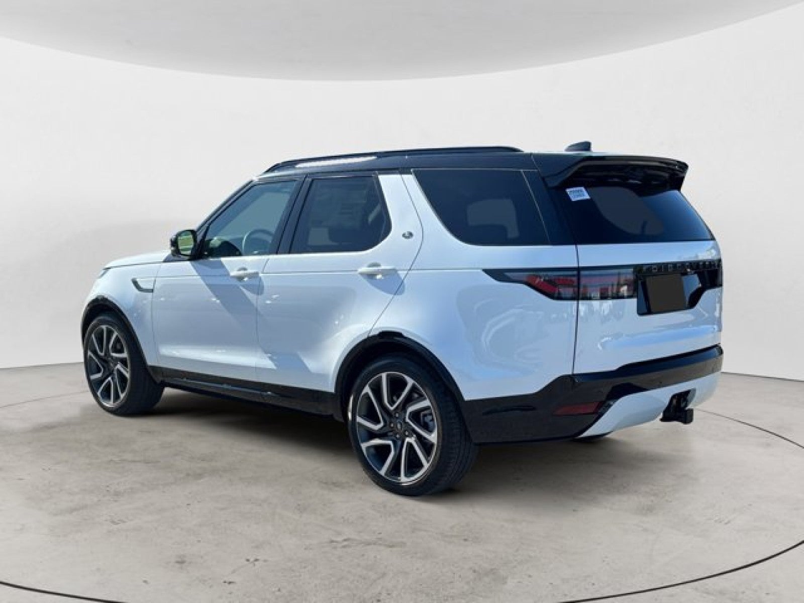 2025 Land Rover Discovery Dynamic SE
