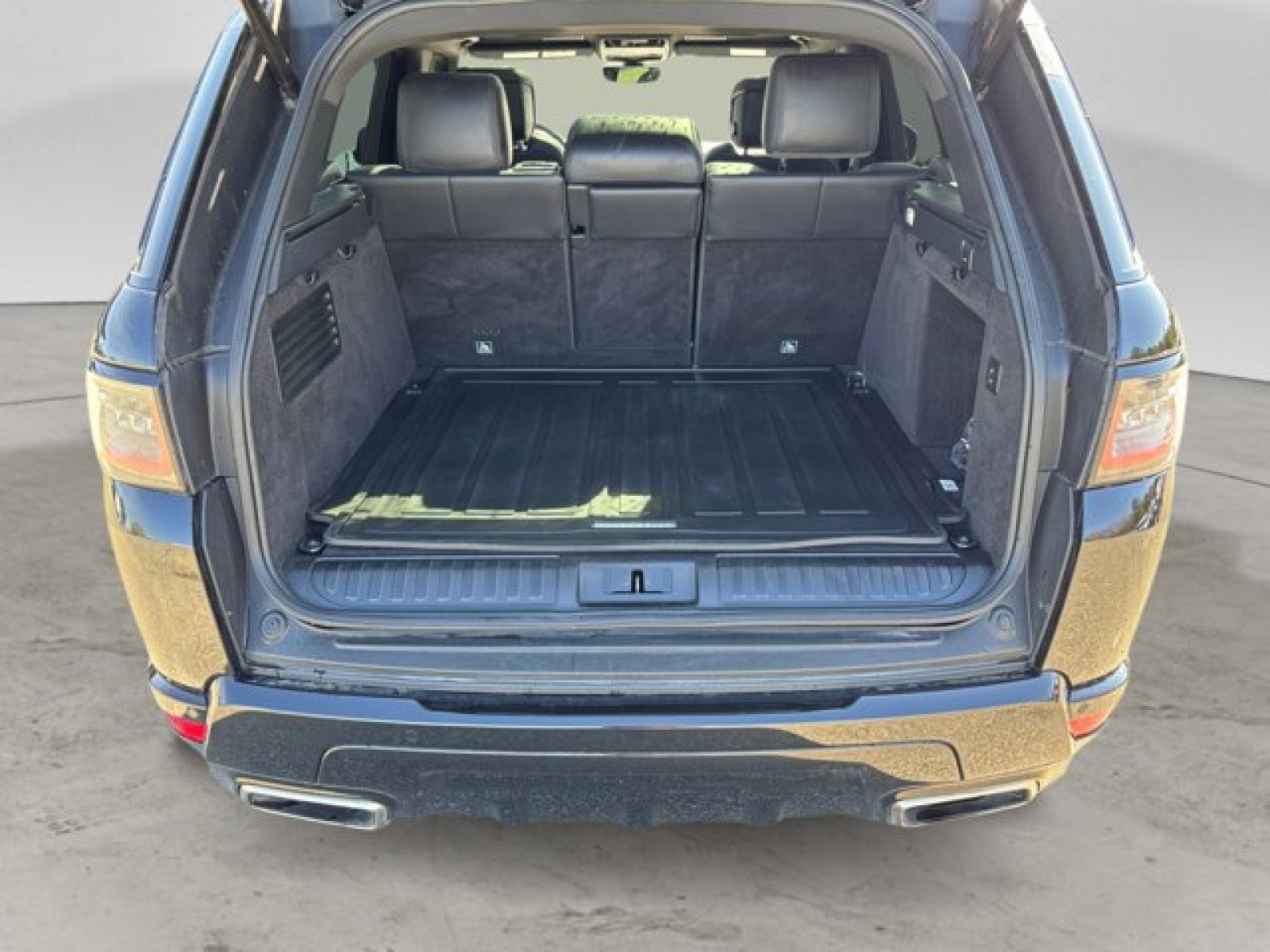 2022 Land Rover Range Rover Sport HSE Silver Edition