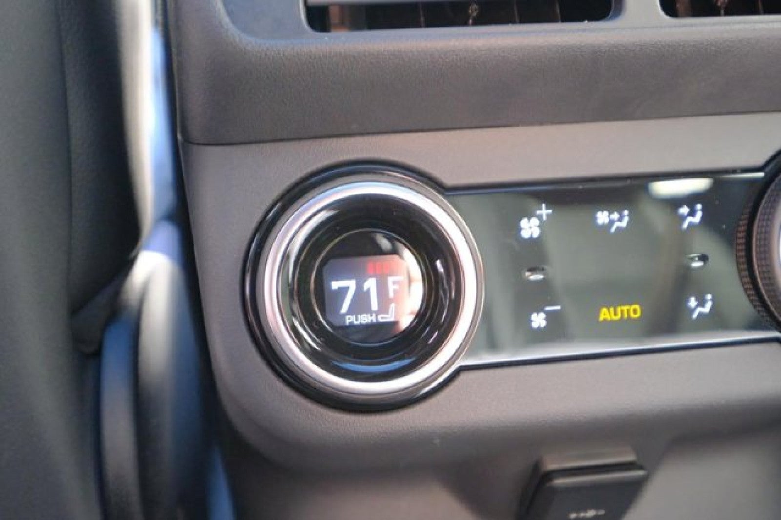 2025 Land Rover Range Rover Velar S