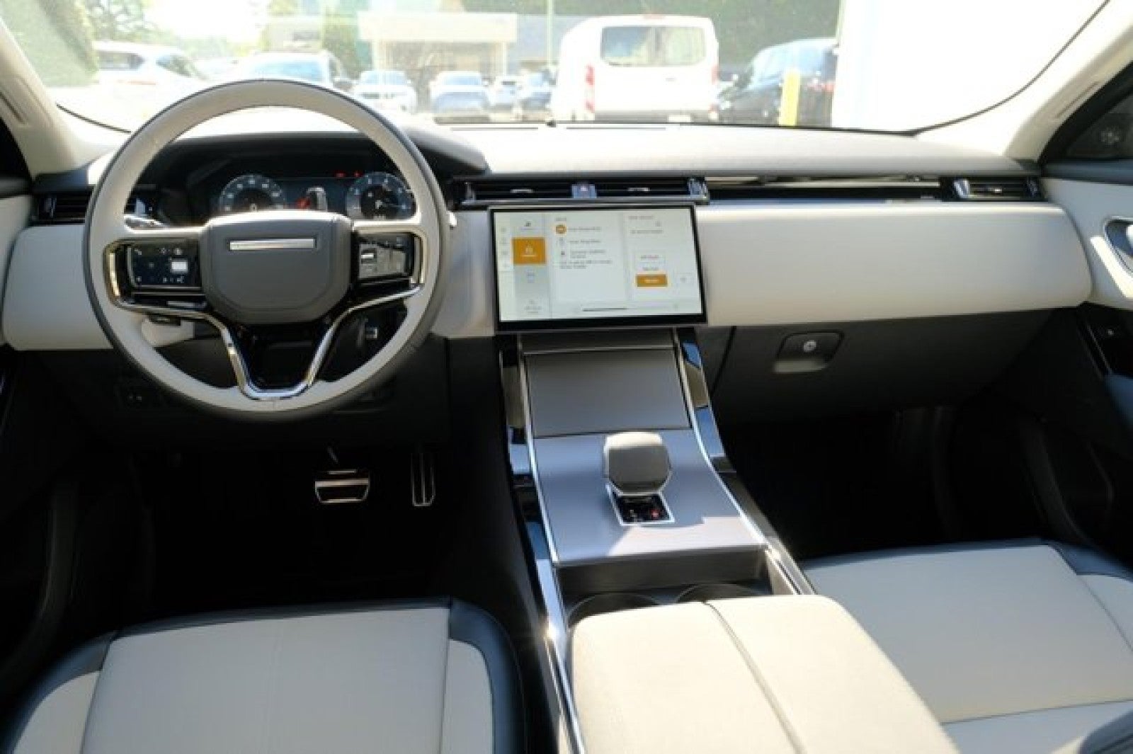 2025 Land Rover Range Rover Velar Dynamic SE