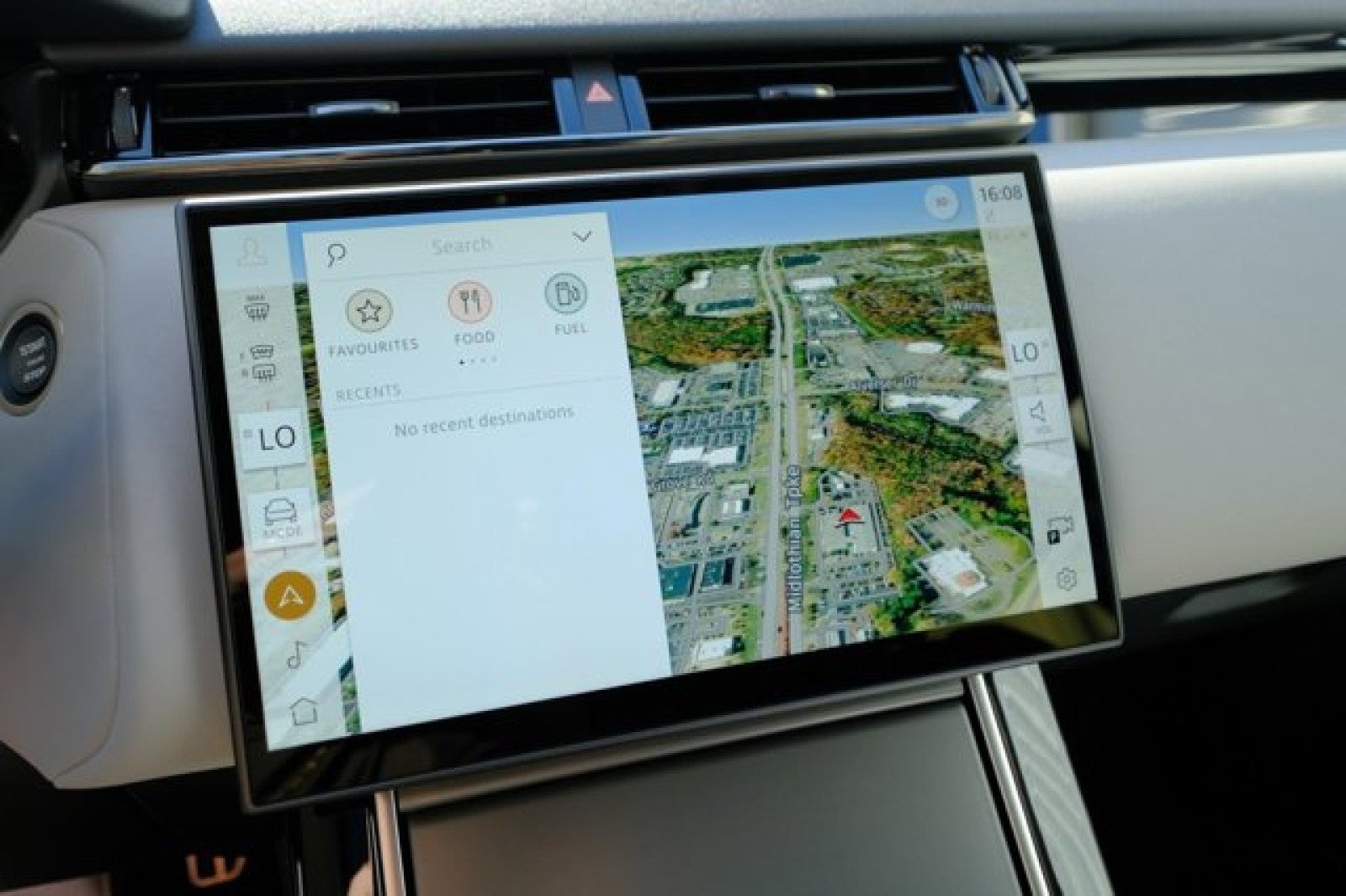 2025 Land Rover Range Rover Velar Dynamic SE