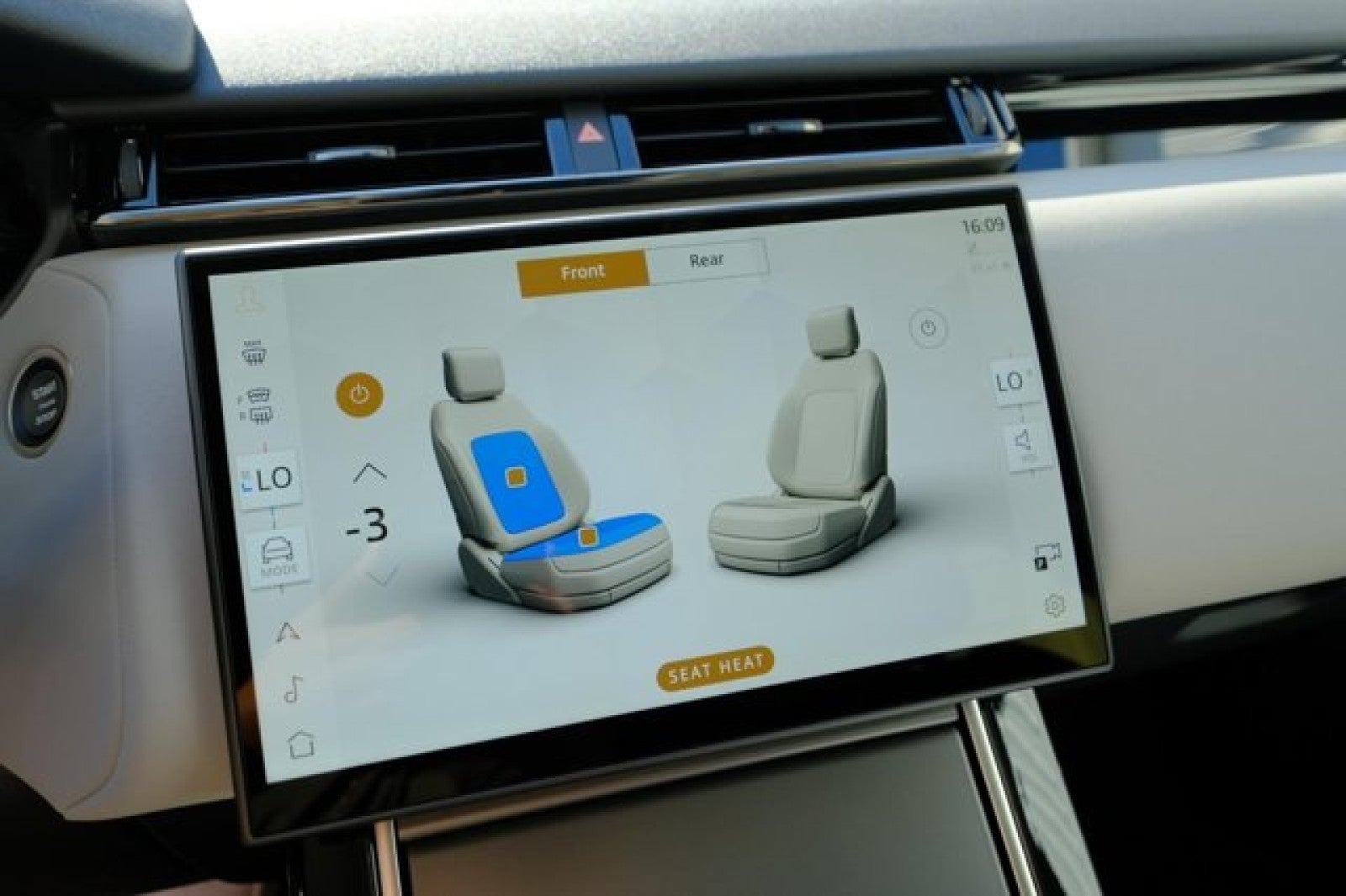 2025 Land Rover Range Rover Velar Dynamic SE