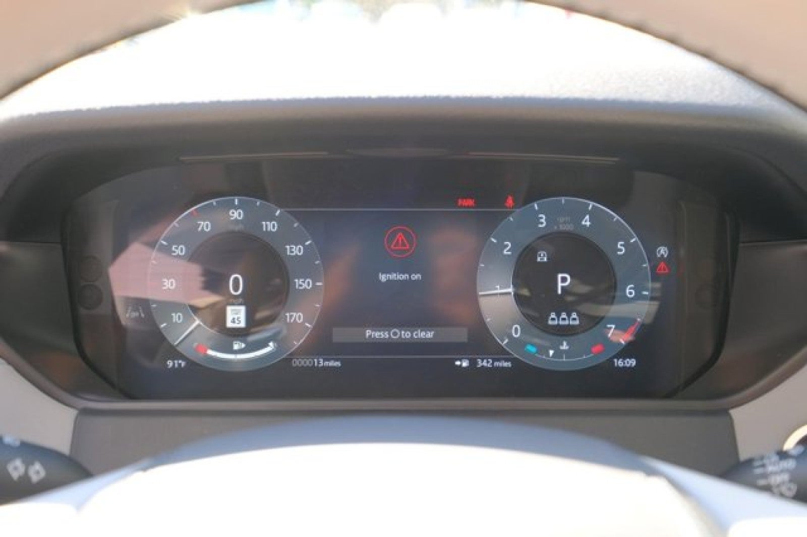 2025 Land Rover Range Rover Velar Dynamic SE