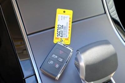 2025 Land Rover Range Rover Velar Dynamic SE