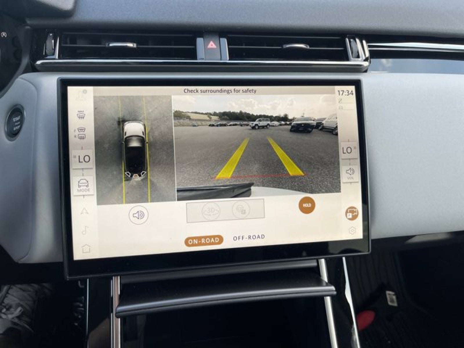 2025 Land Rover Range Rover Velar Dynamic SE