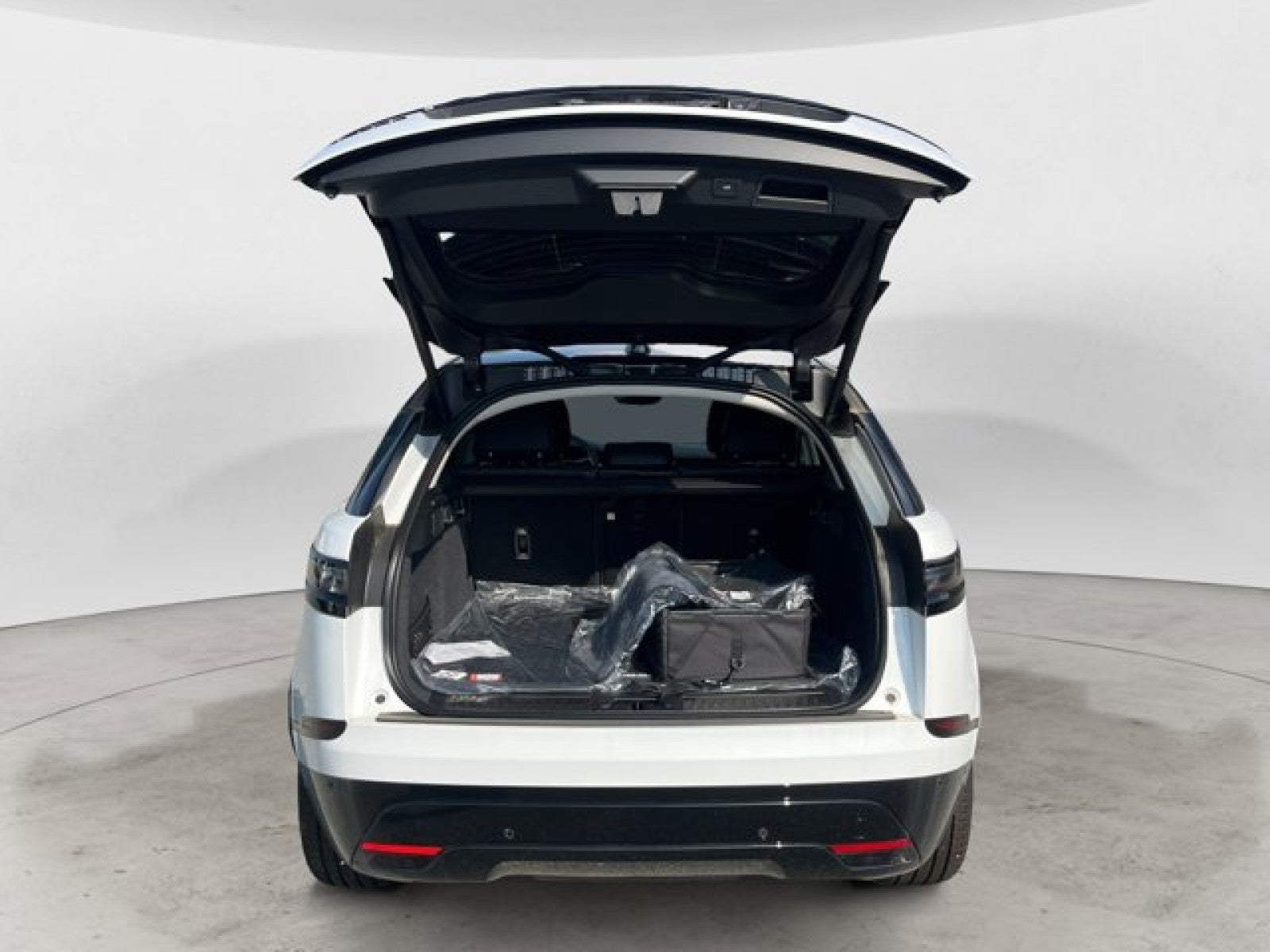 2025 Land Rover Range Rover Velar Dynamic SE