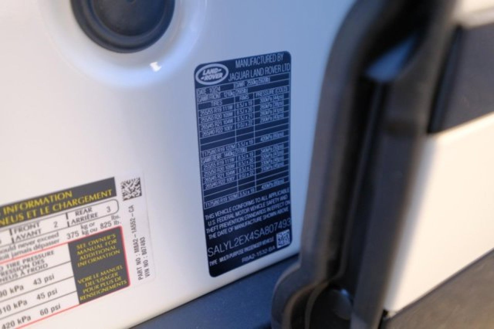 2025 Land Rover Range Rover Velar Dynamic SE