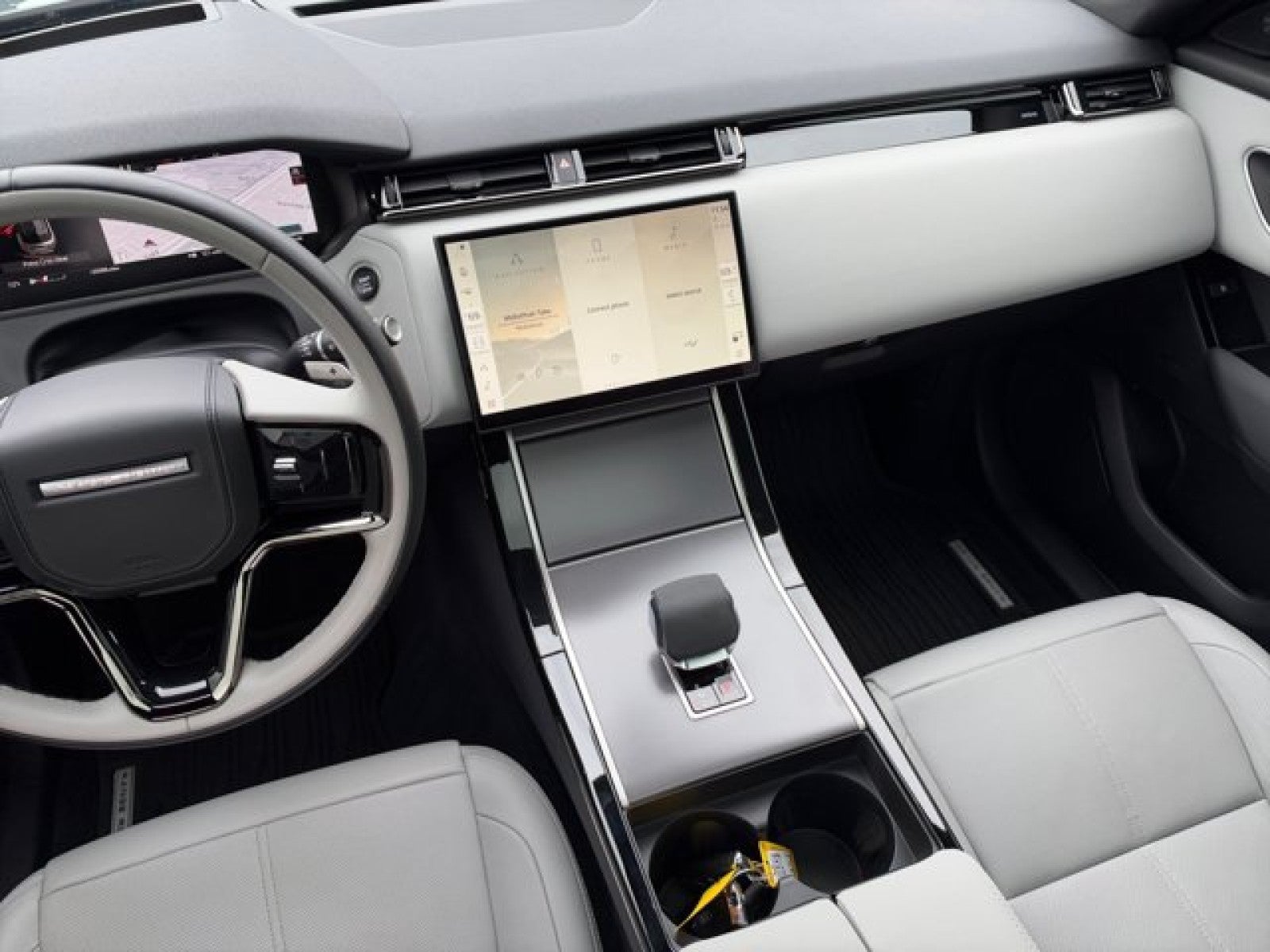 2024 Land Rover Range Rover Velar Dynamic SE