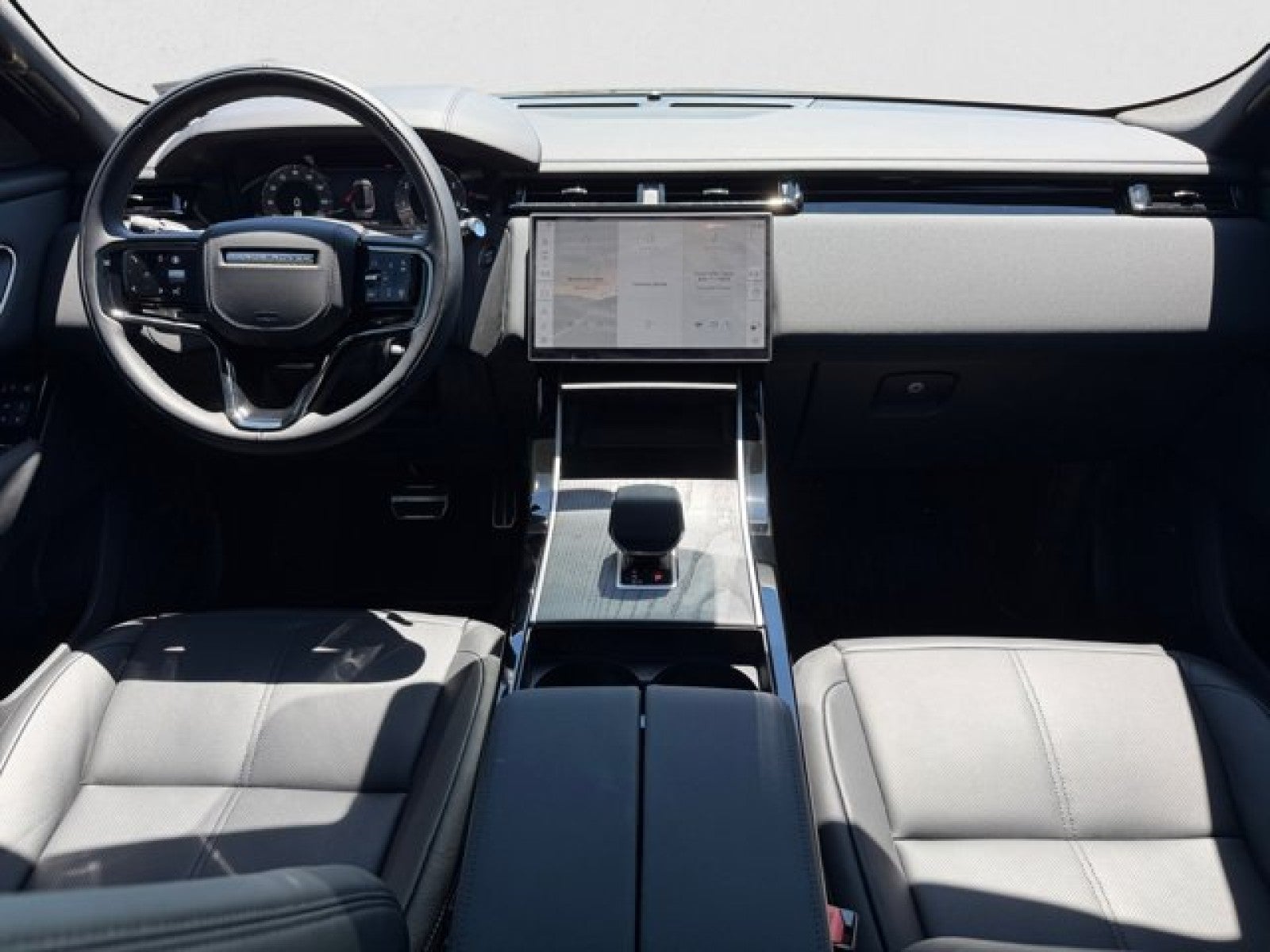 2026 Land Rover Range Rover Velar Dynamic SE