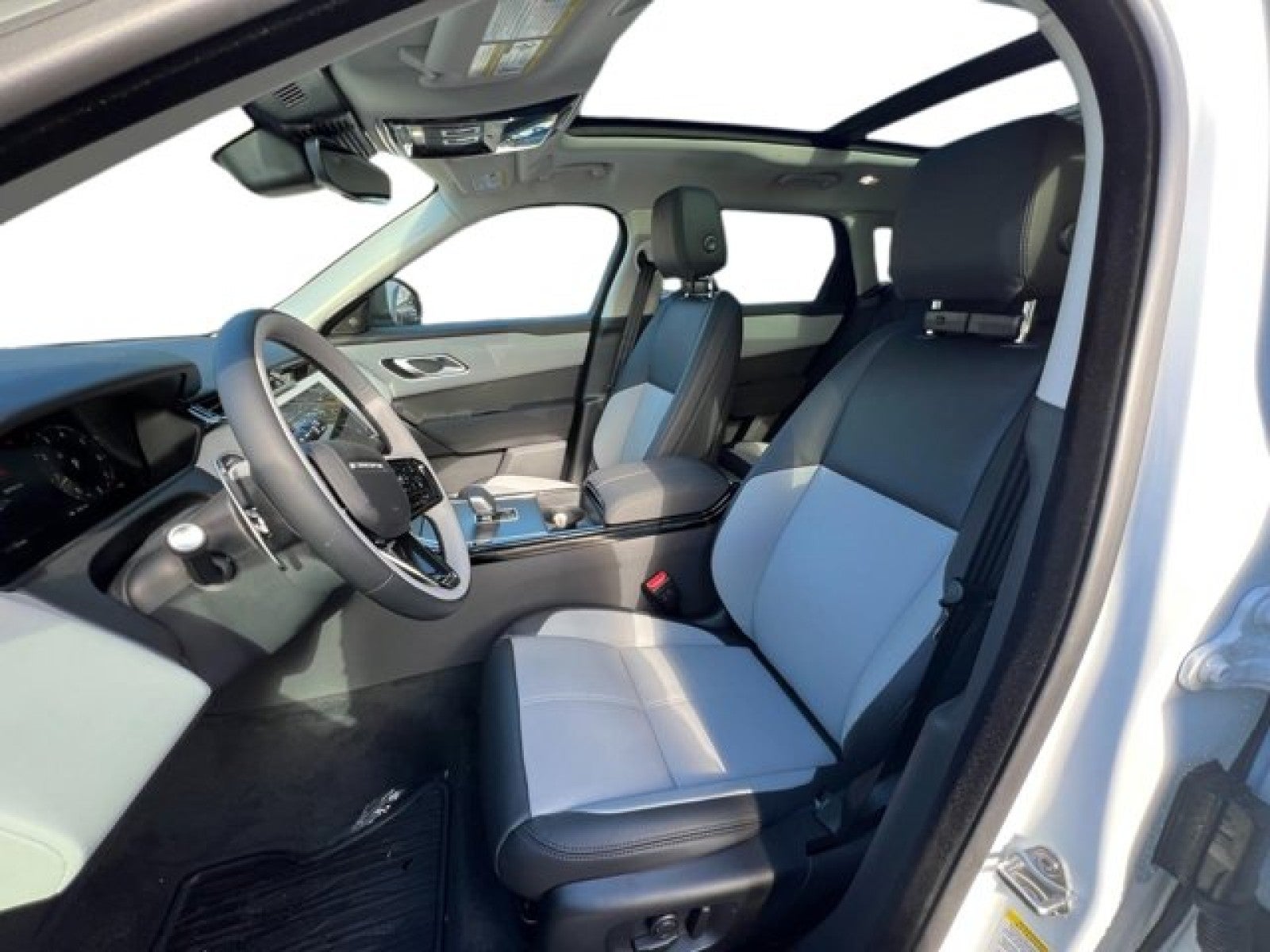 2025 Land Rover Range Rover Velar Dynamic SE