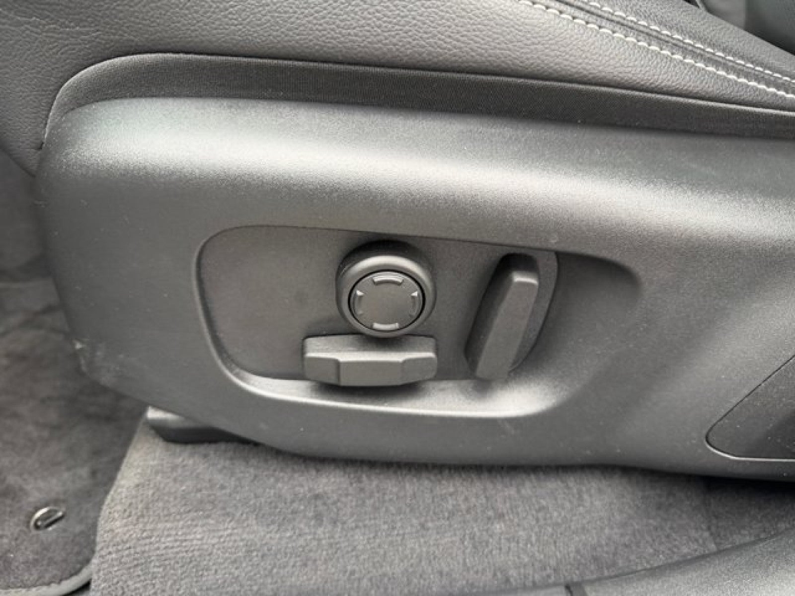 2023 Land Rover Range Rover Velar R-Dynamic S