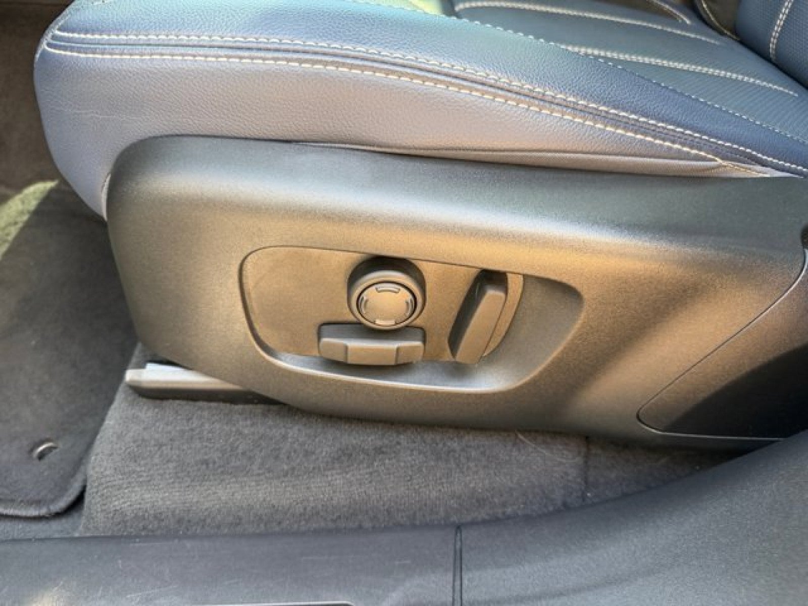 2023 Land Rover Range Rover Velar R-Dynamic S