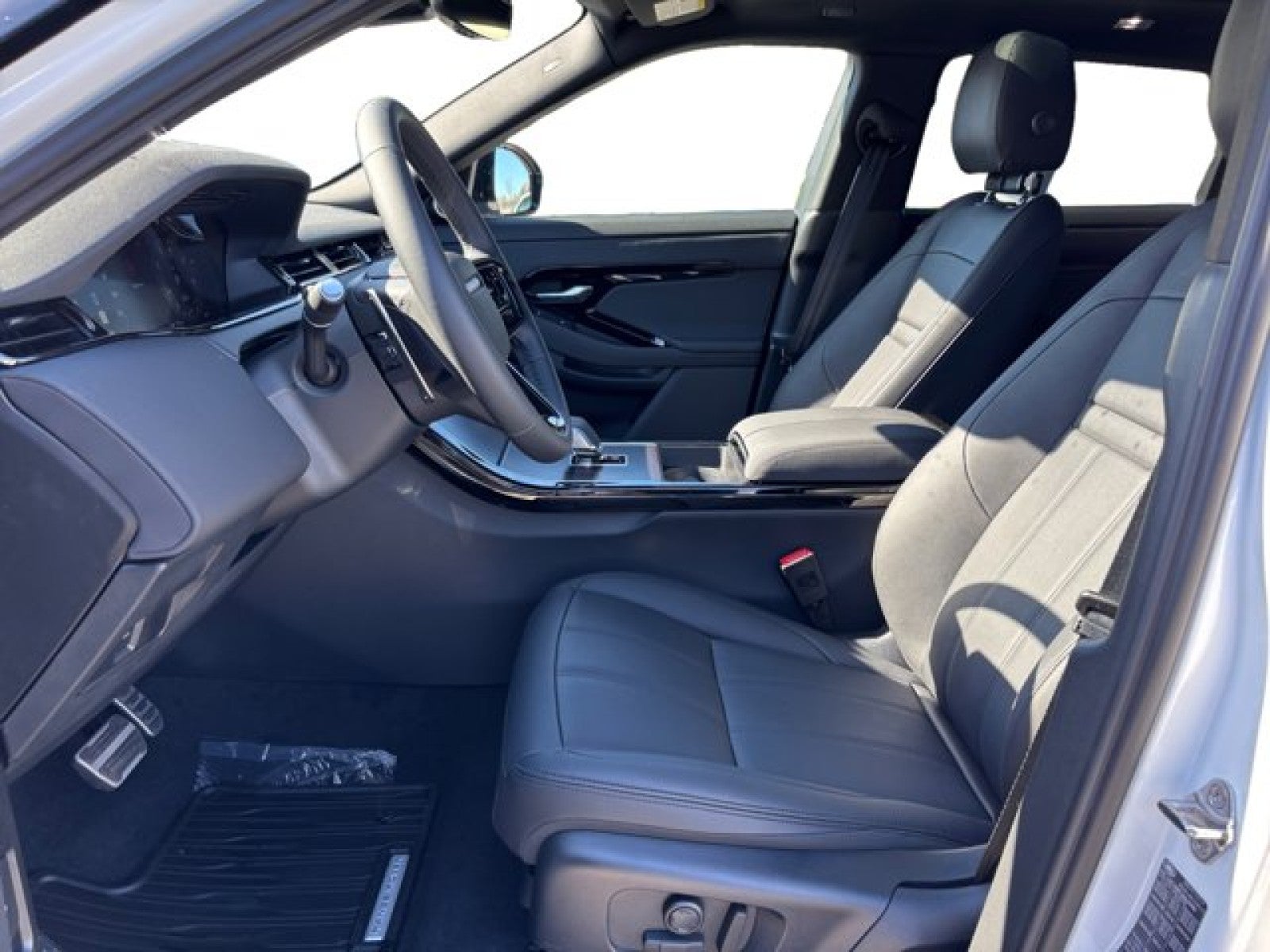 2026 Land Rover Range Rover Evoque Dynamic SE